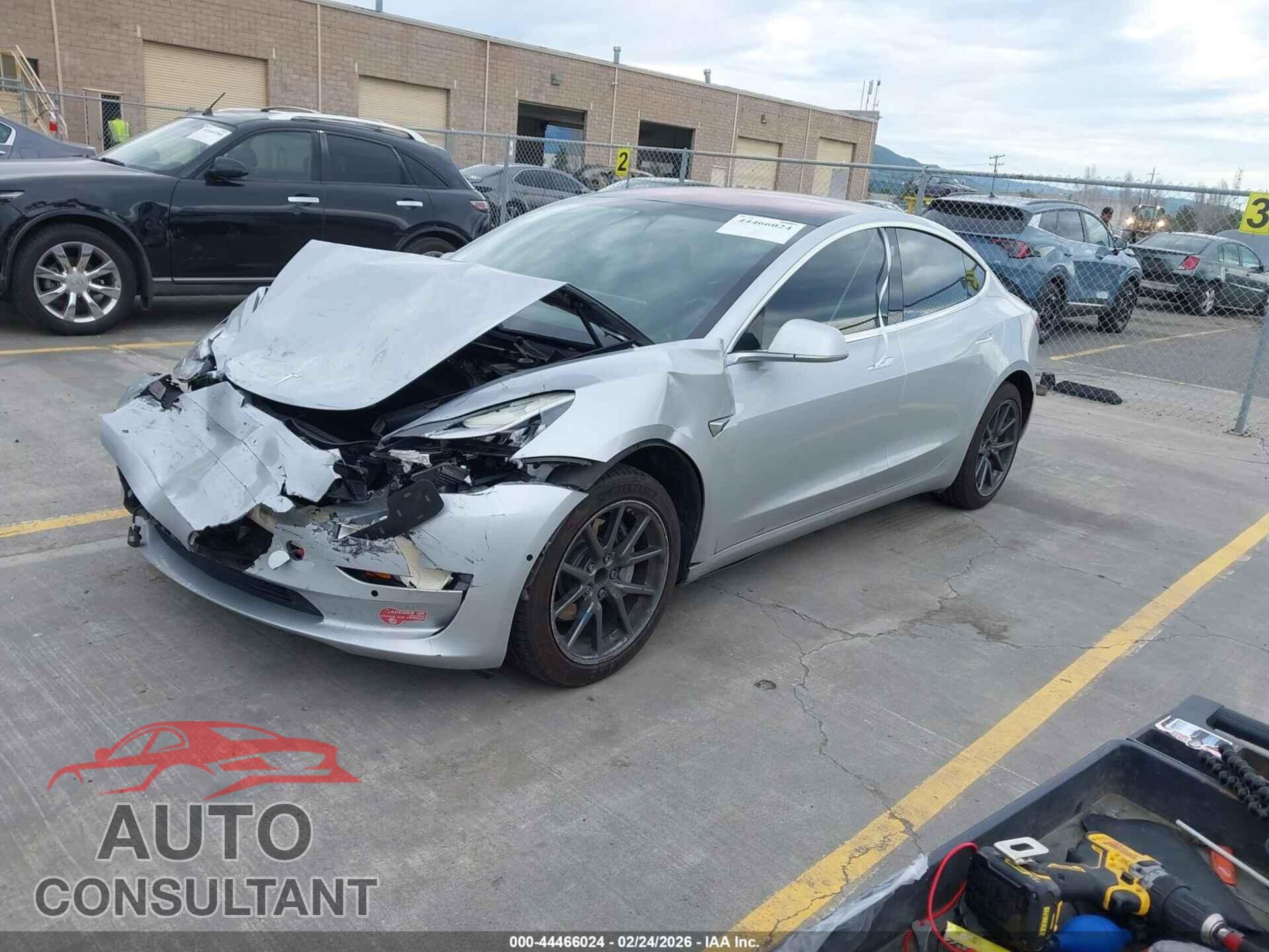 TESLA MODEL 3 2017 - 5YJ3E1EA3HF002876