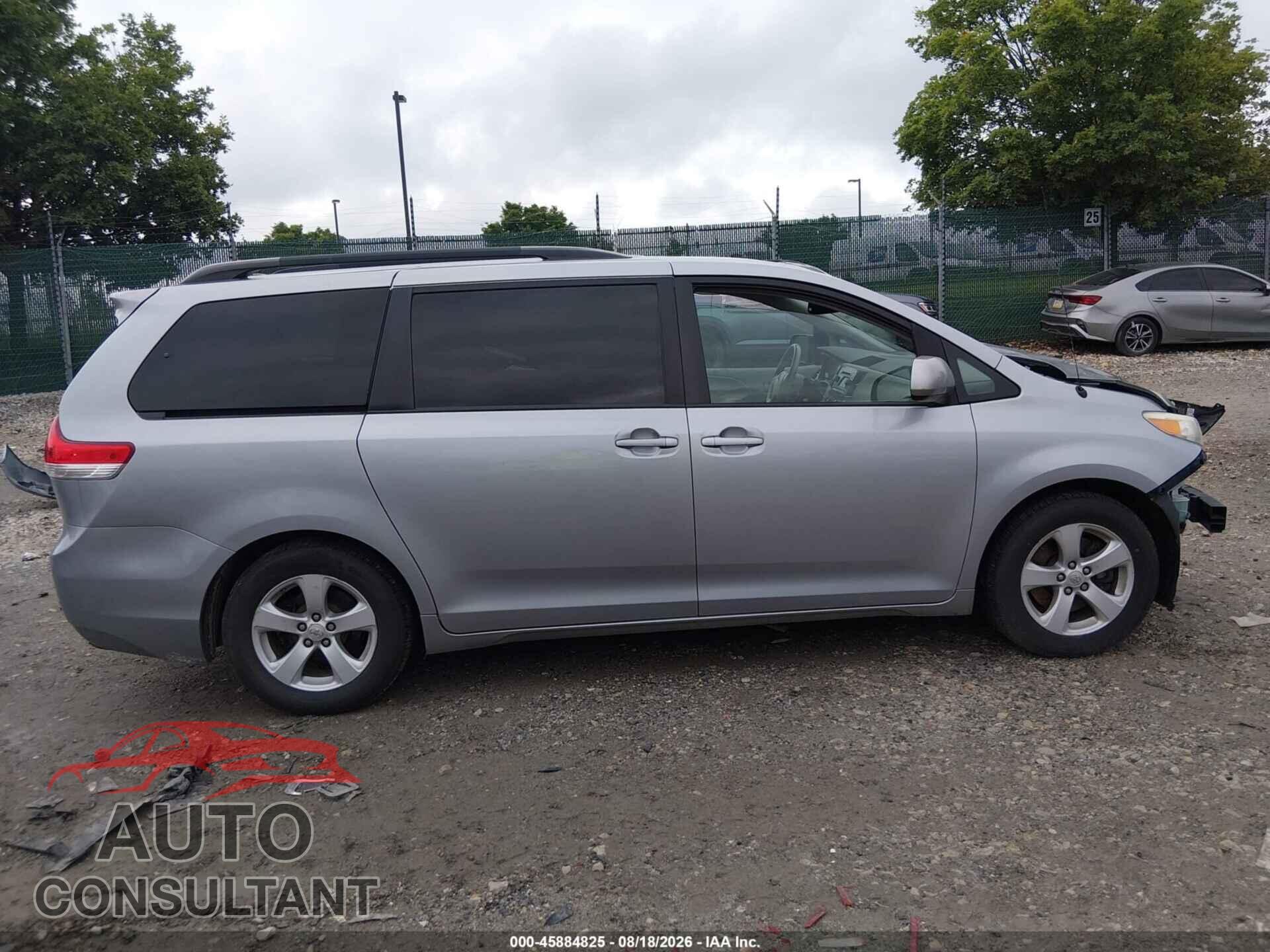 TOYOTA SIENNA 2011 - 5TDKK3DC4BS066723