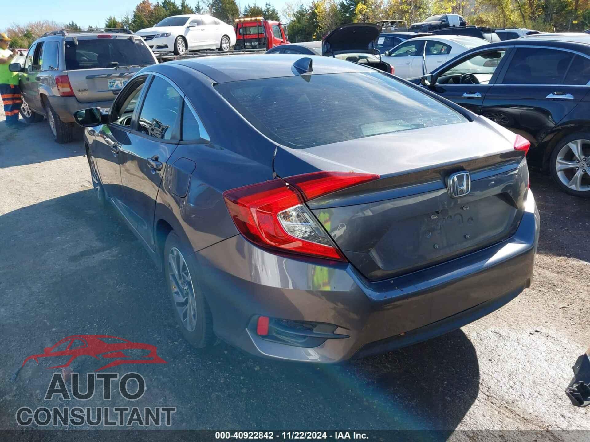 HONDA CIVIC 2018 - 2HGFC2F73JH539177