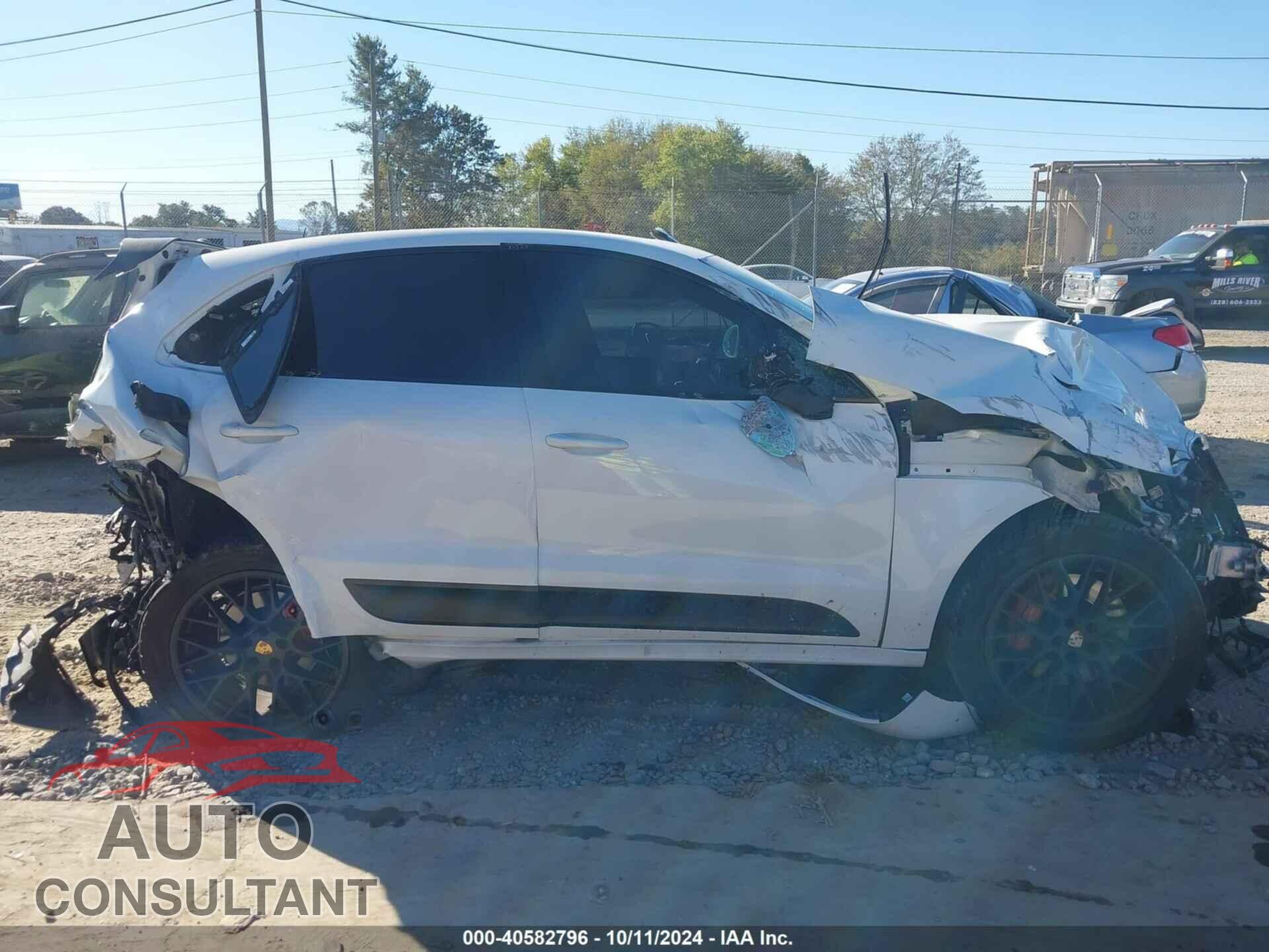 PORSCHE MACAN 2017 - WP1AG2A55HLB52452