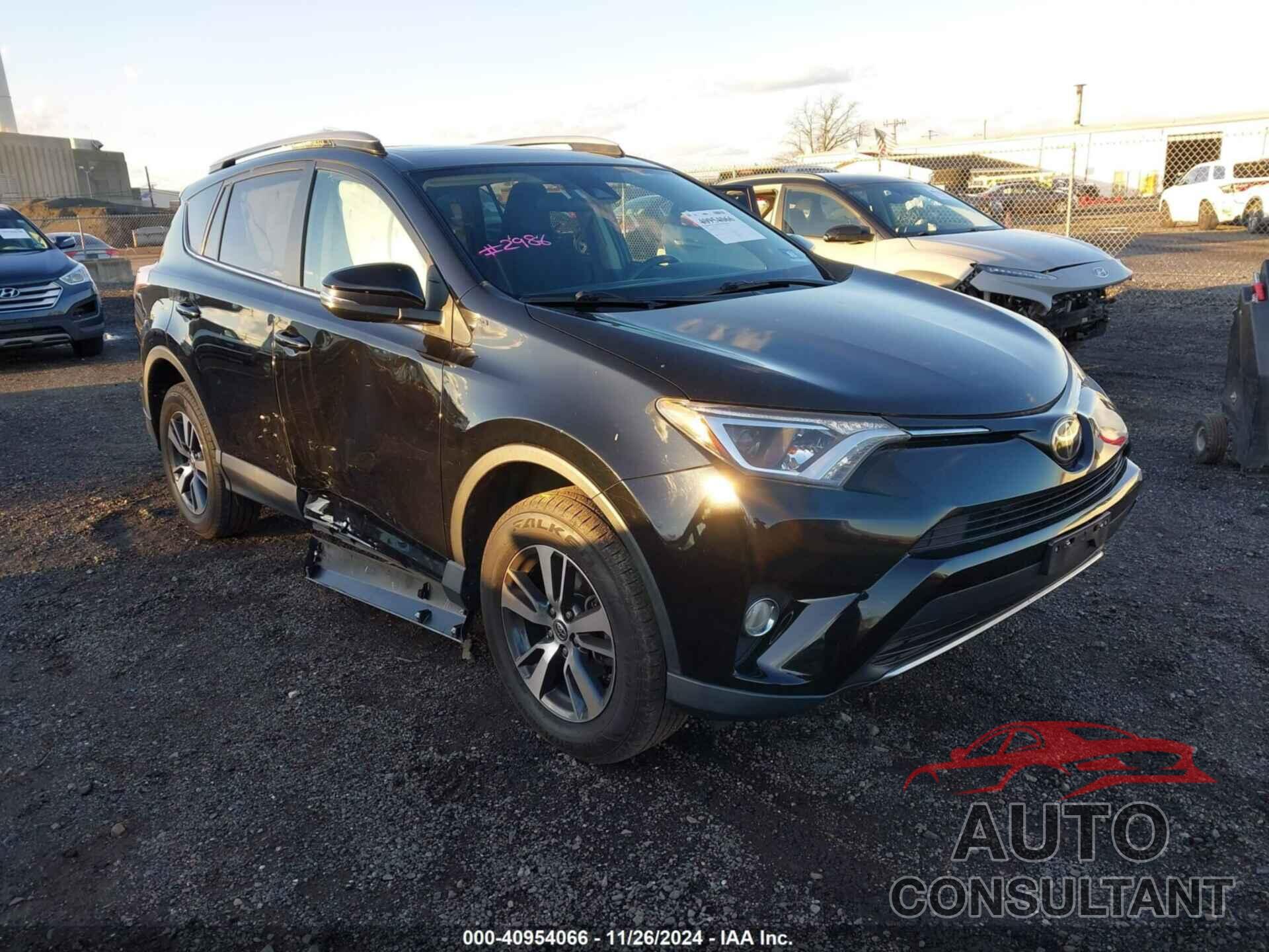 TOYOTA RAV4 2018 - 2T3RFREV0JW822986