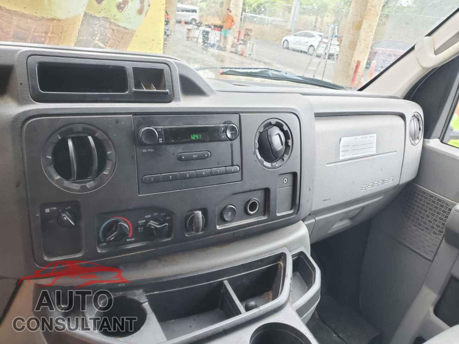FORD ECONOLINE 2017 - 1FDXE4FS0HDC72189
