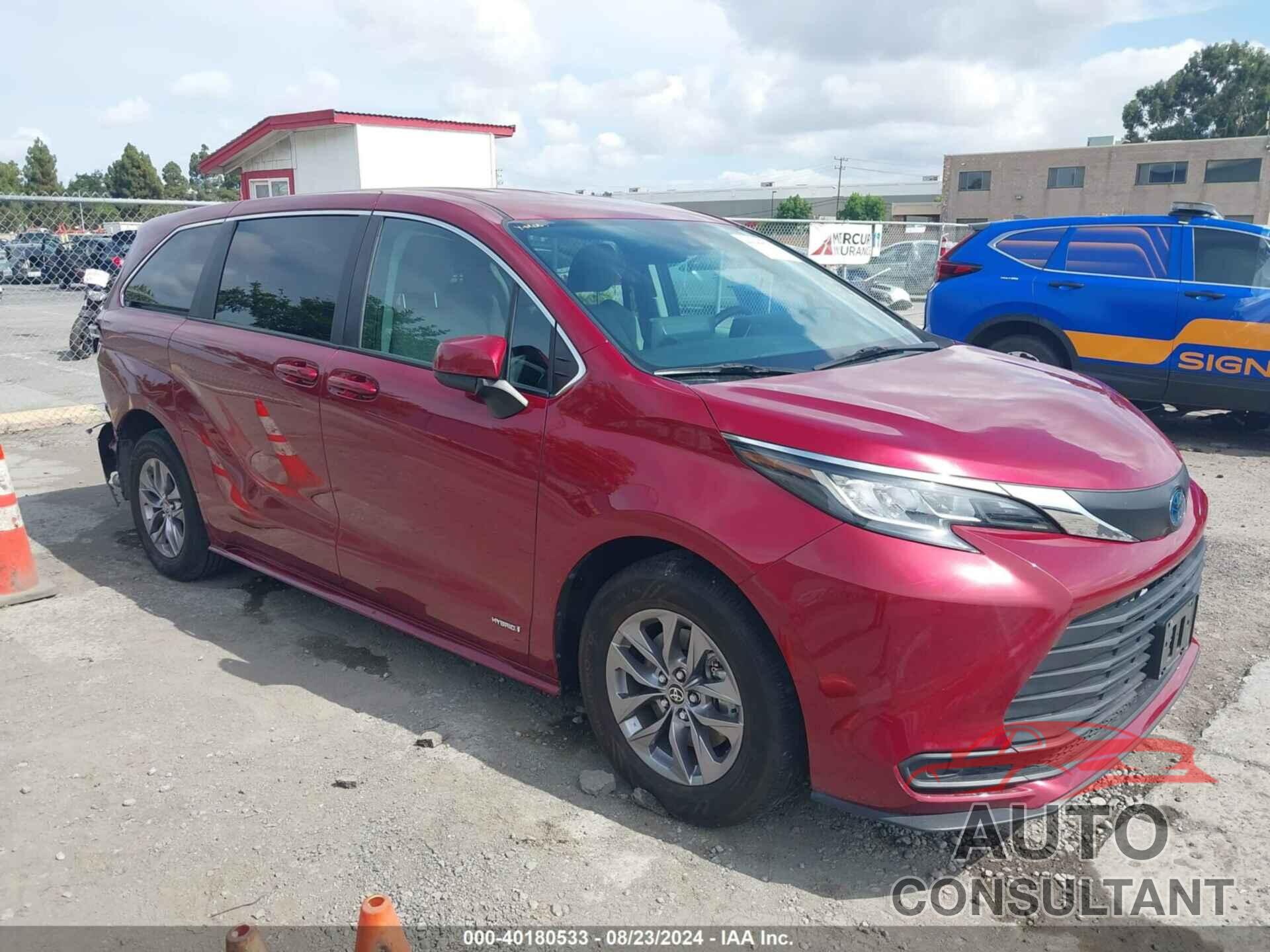 TOYOTA SIENNA 2021 - 5TDKRKEC3MS030108