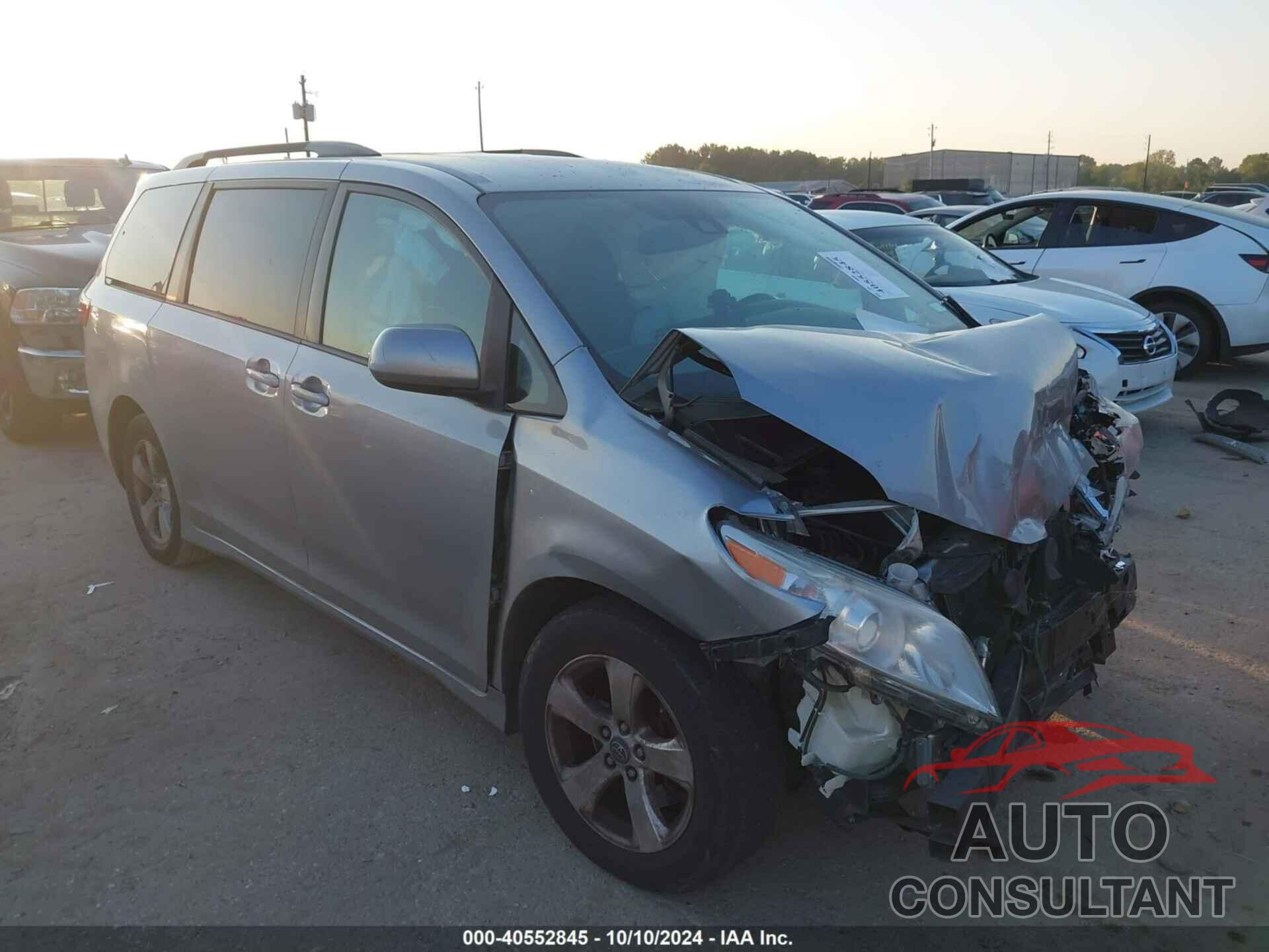 TOYOTA SIENNA 2018 - 5TDKZ3DC5JS910763