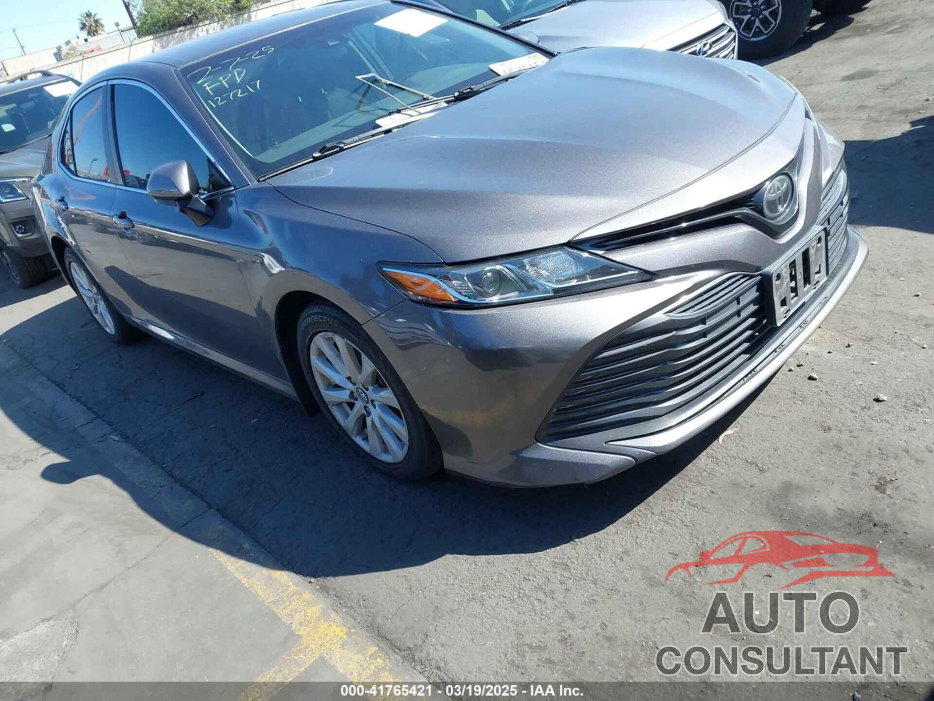 TOYOTA CAMRY 2018 - 4T1B11HK1JU127217