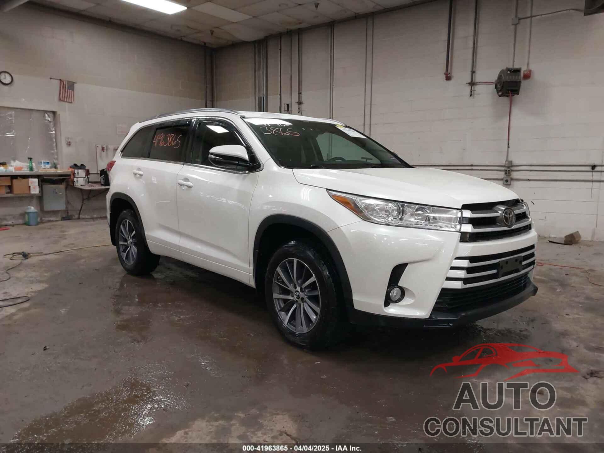 TOYOTA HIGHLANDER 2018 - 5TDJZRFH6JS878784