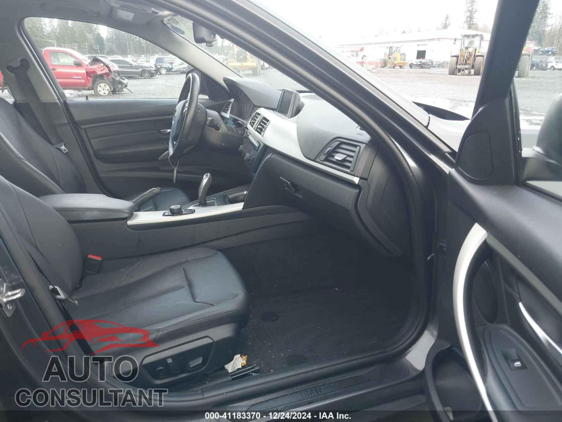 BMW 320I 2013 - WBA3B1C59DK129978