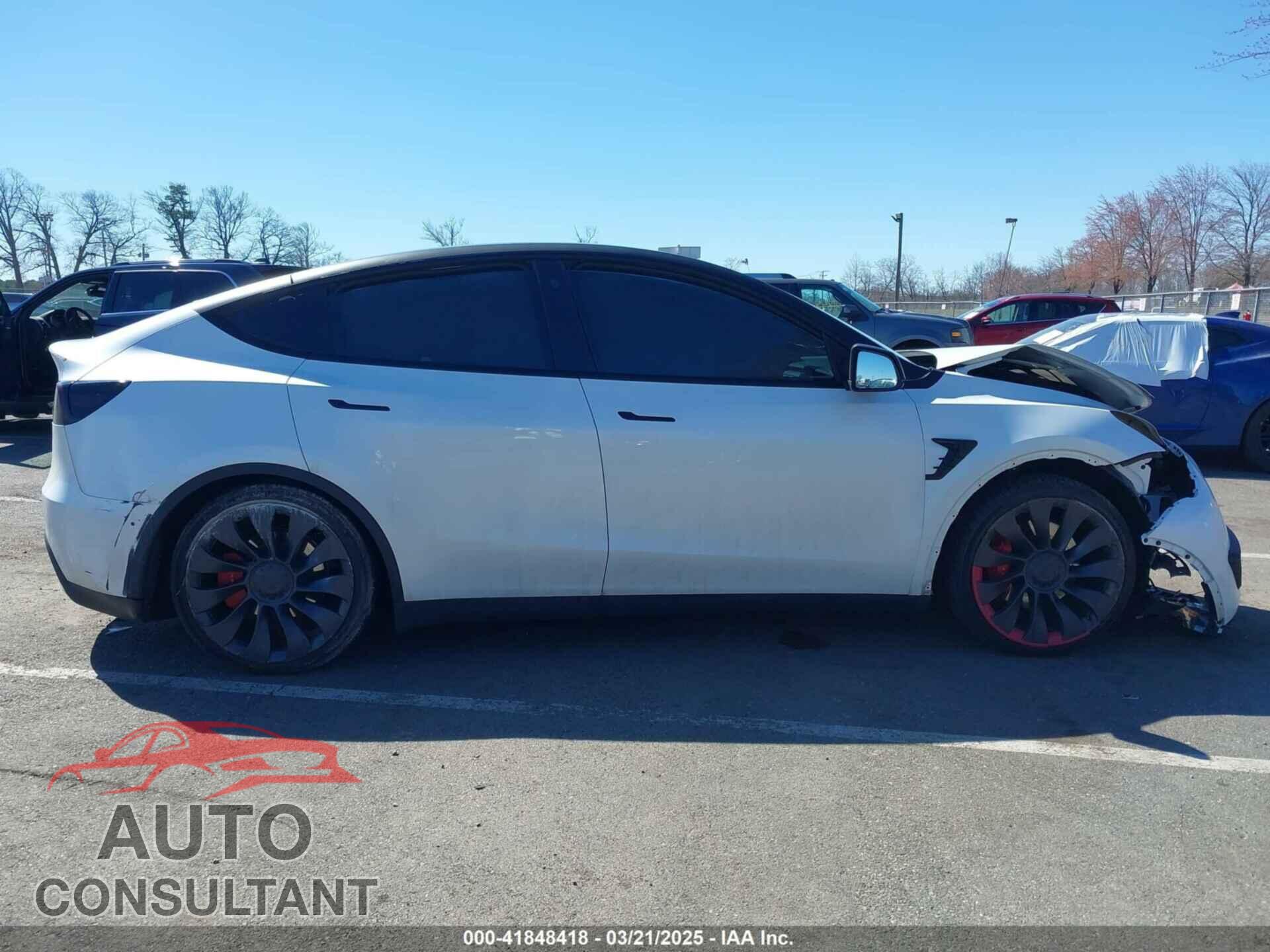 TESLA MODEL Y 2023 - 7SAYGDEF2PF775367