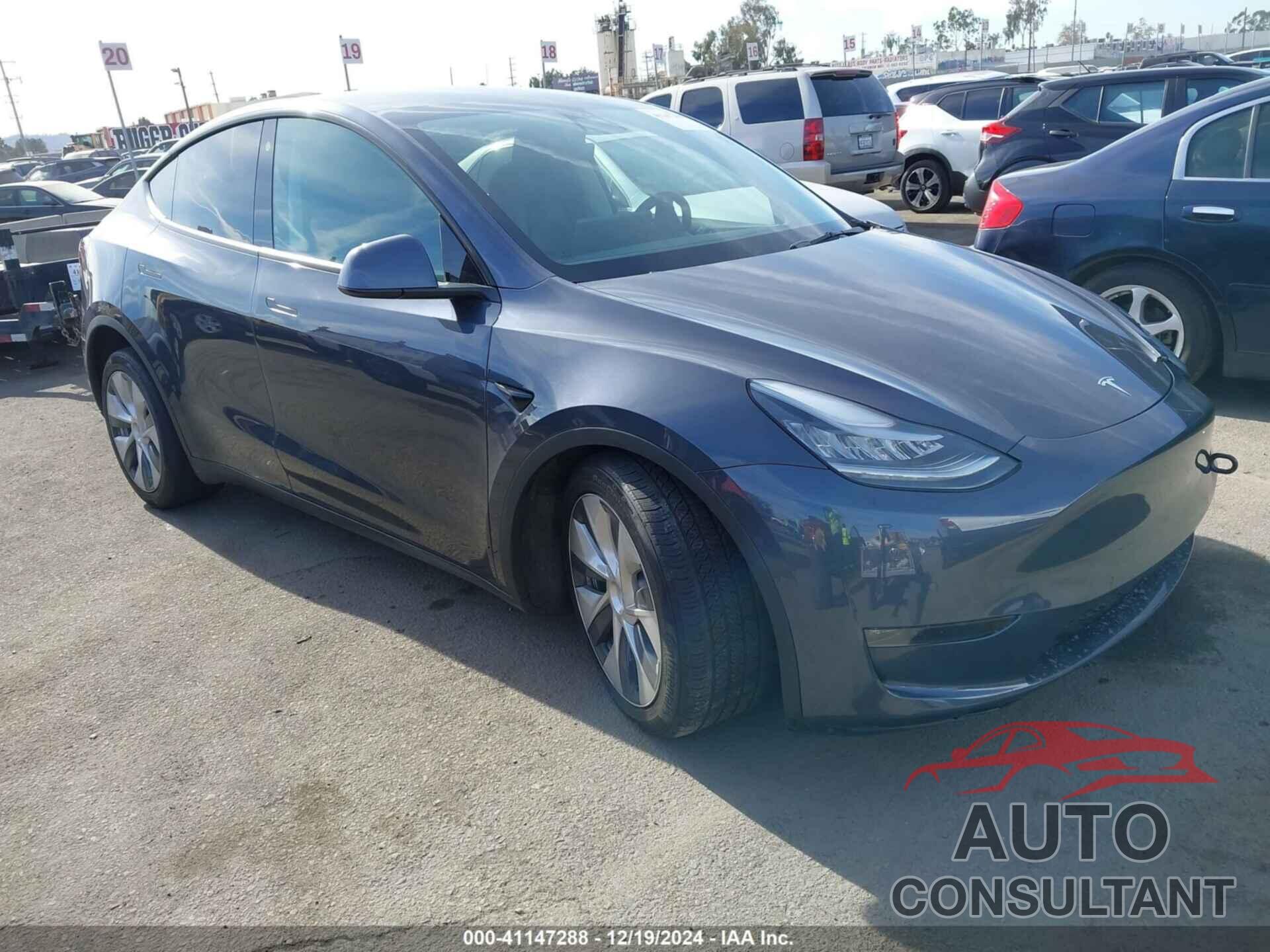TESLA MODEL Y 2021 - 5YJYGDEE6MF094936