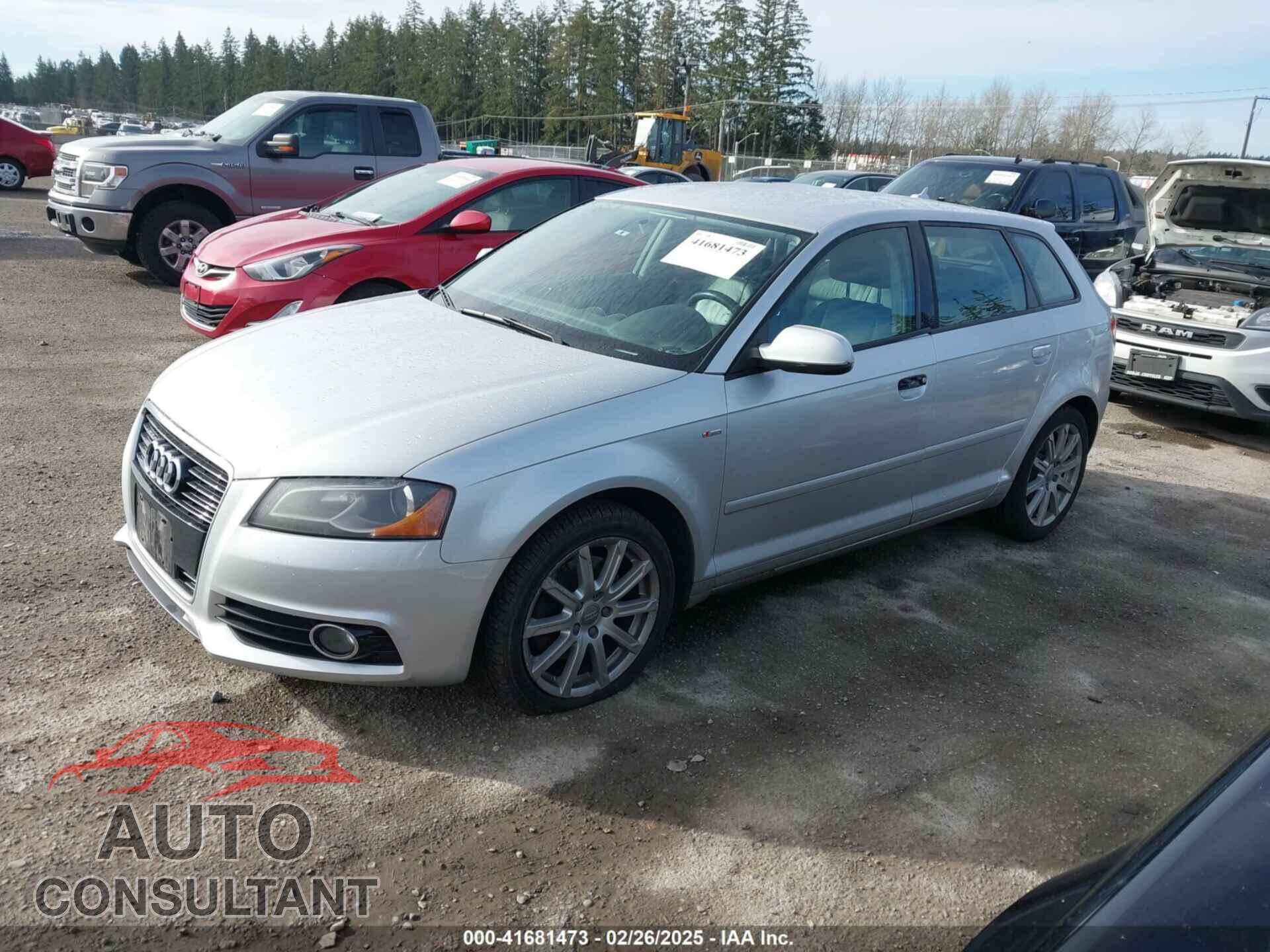AUDI A3 2011 - WAUMFAFM8BA096793