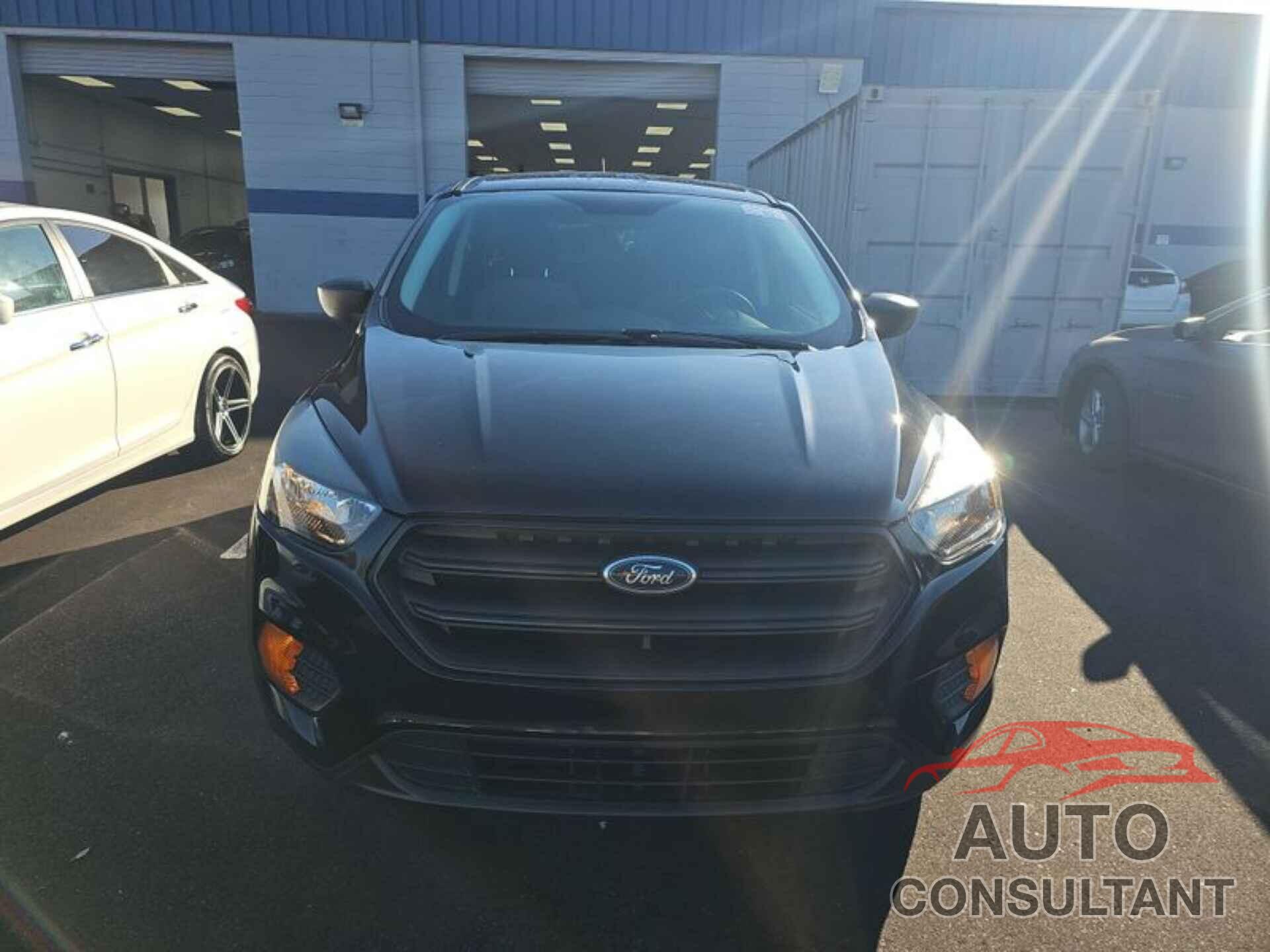 FORD ESCAPE 2018 - 1FMCU0F73JUD34048