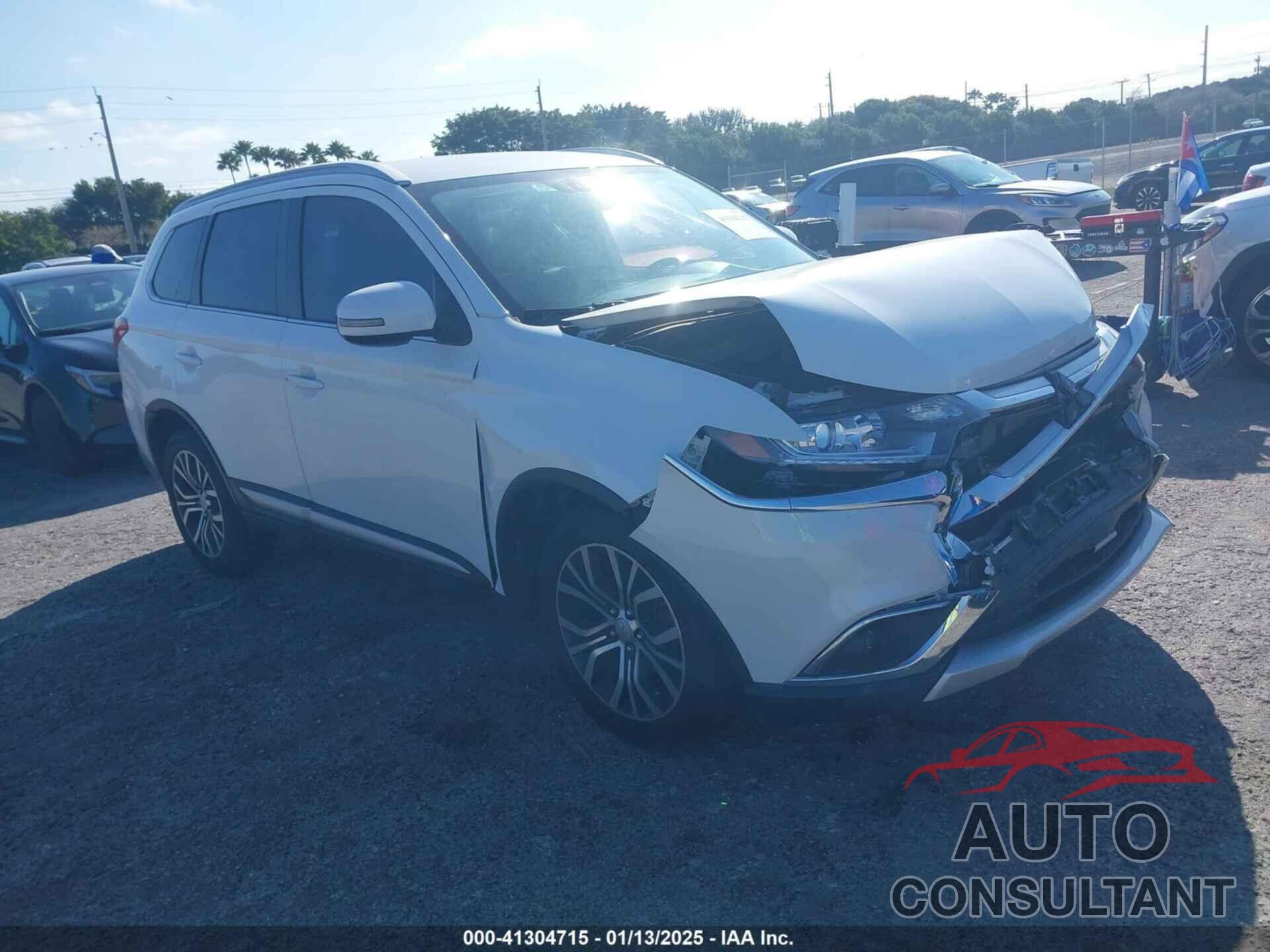 MITSUBISHI OUTLANDER 2018 - JA4AD3A39JZ011427