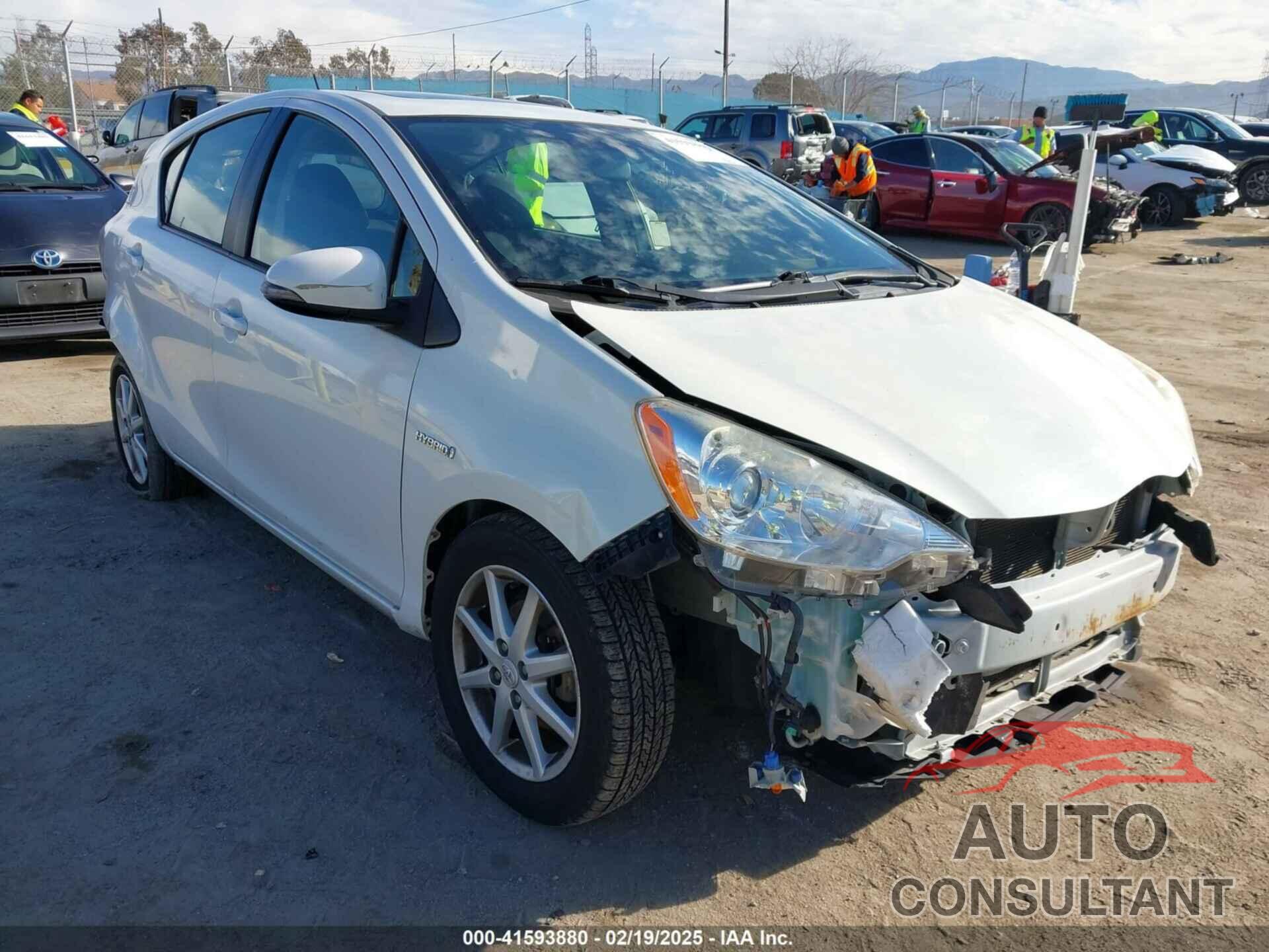 TOYOTA PRIUS C 2014 - JTDKDTB37E1074569