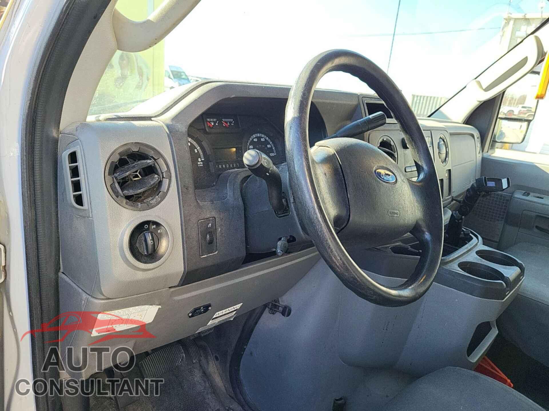 FORD ECONOLINE 2019 - 1FDXE4FS0KDC07737