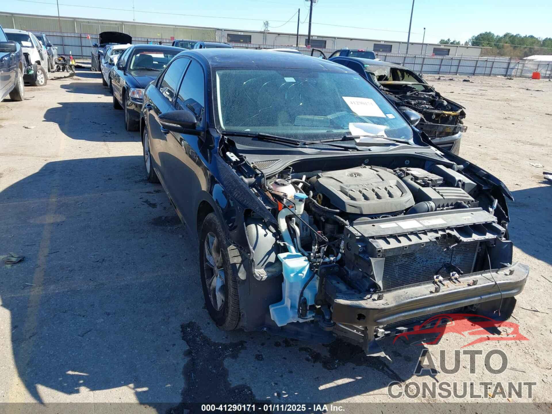 VOLKSWAGEN PASSAT 2018 - 1VWAA7A34JC013348