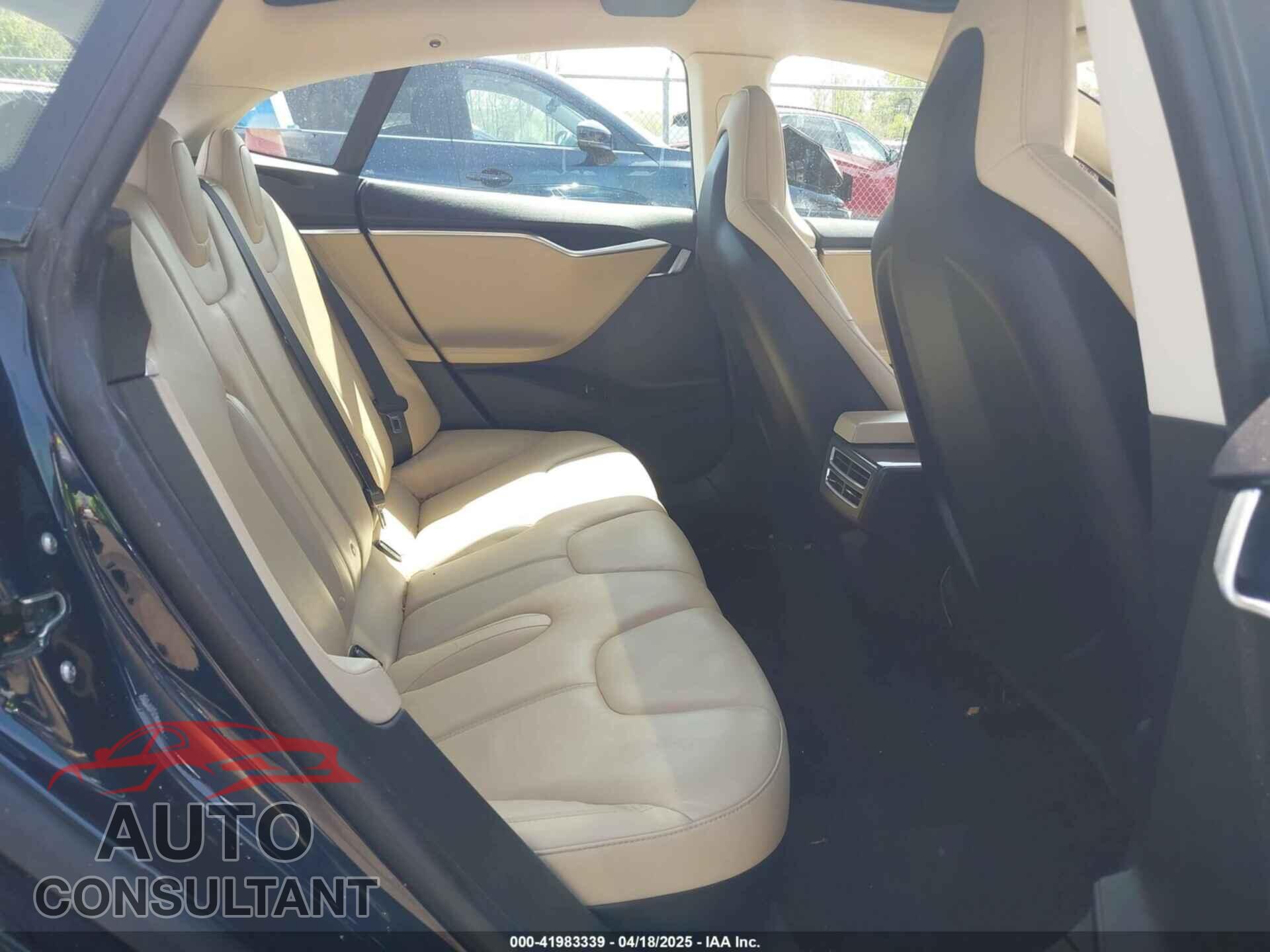 TESLA MODEL S 2013 - 5YJSA1CN5DFP20579