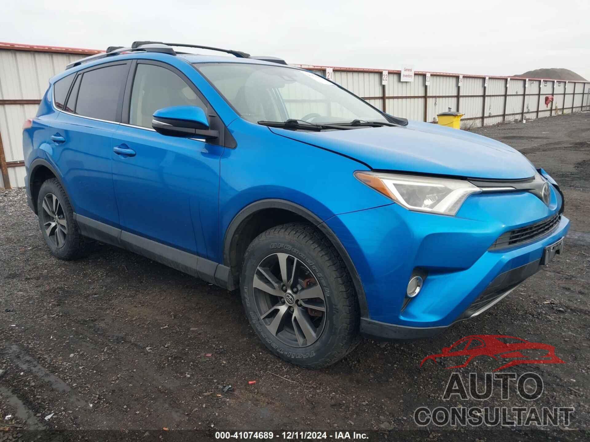 TOYOTA RAV4 2017 - JTMRFREV4HJ113664