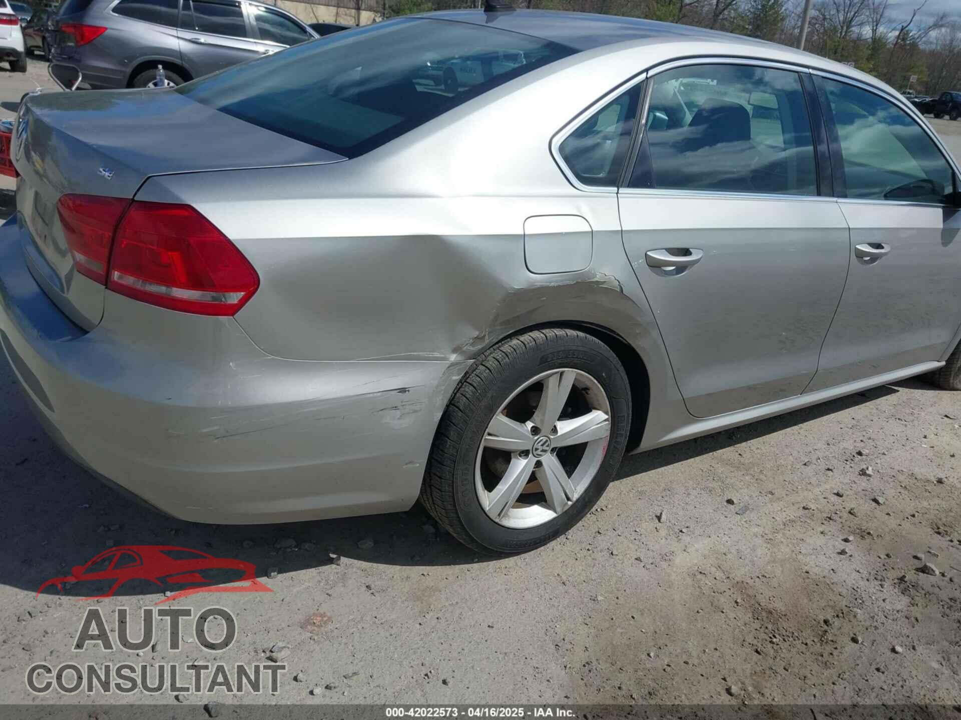 VOLKSWAGEN PASSAT 2013 - 1VWBP7A37DC125598