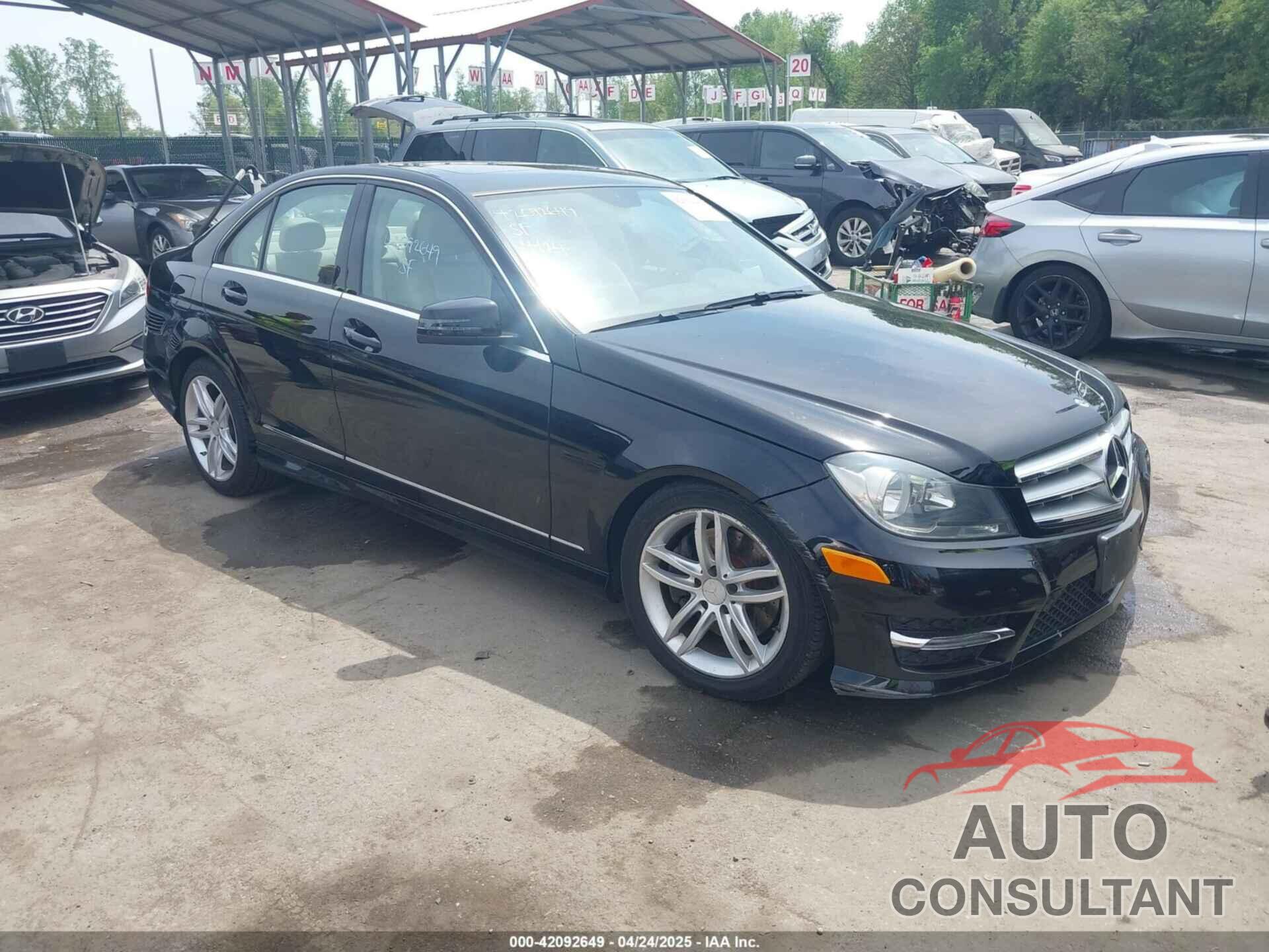 MERCEDES-BENZ C 300 2013 - WDDGF8AB4DR290813