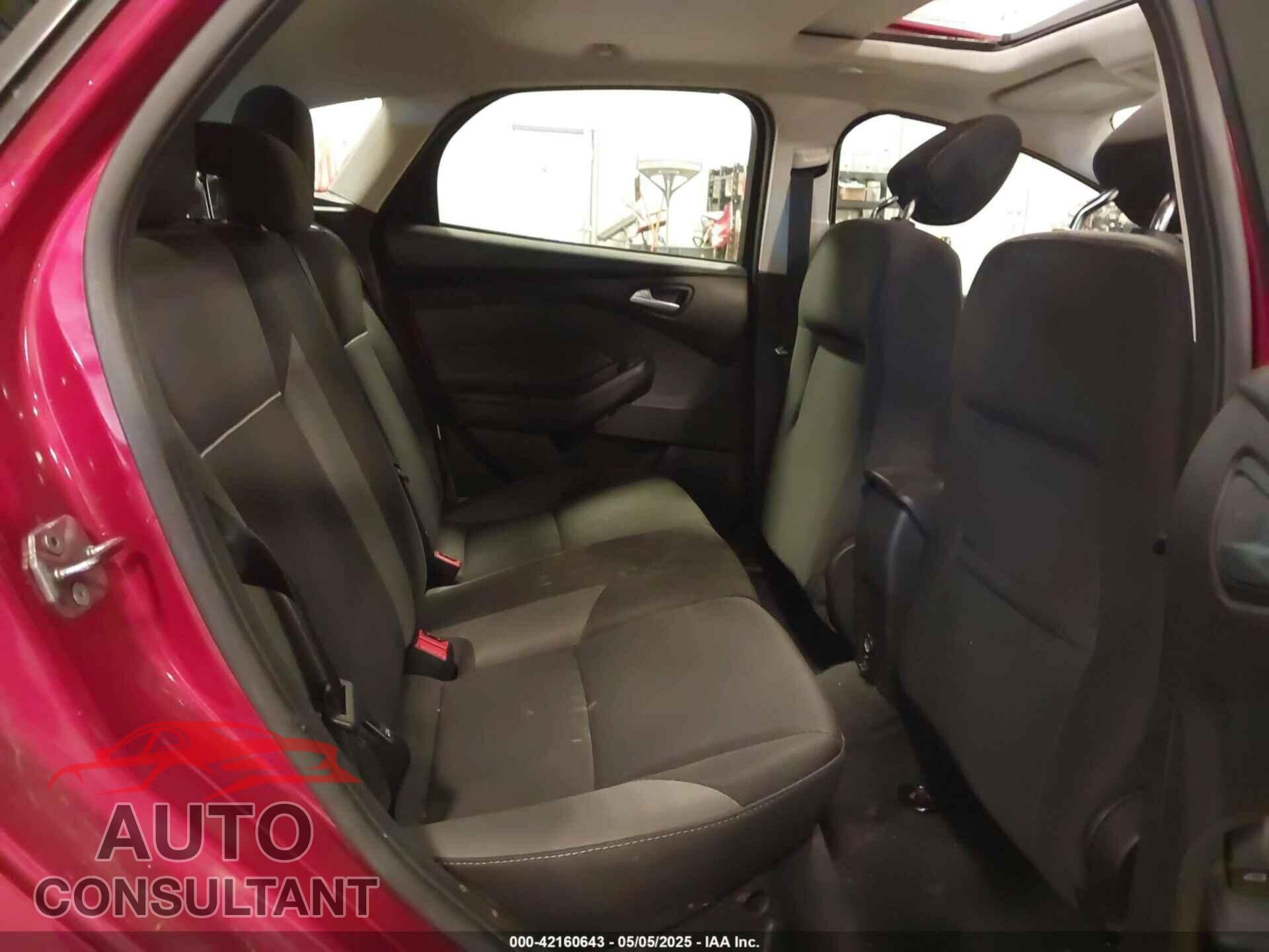 FORD FOCUS 2012 - 1FAHP3K26CL385264