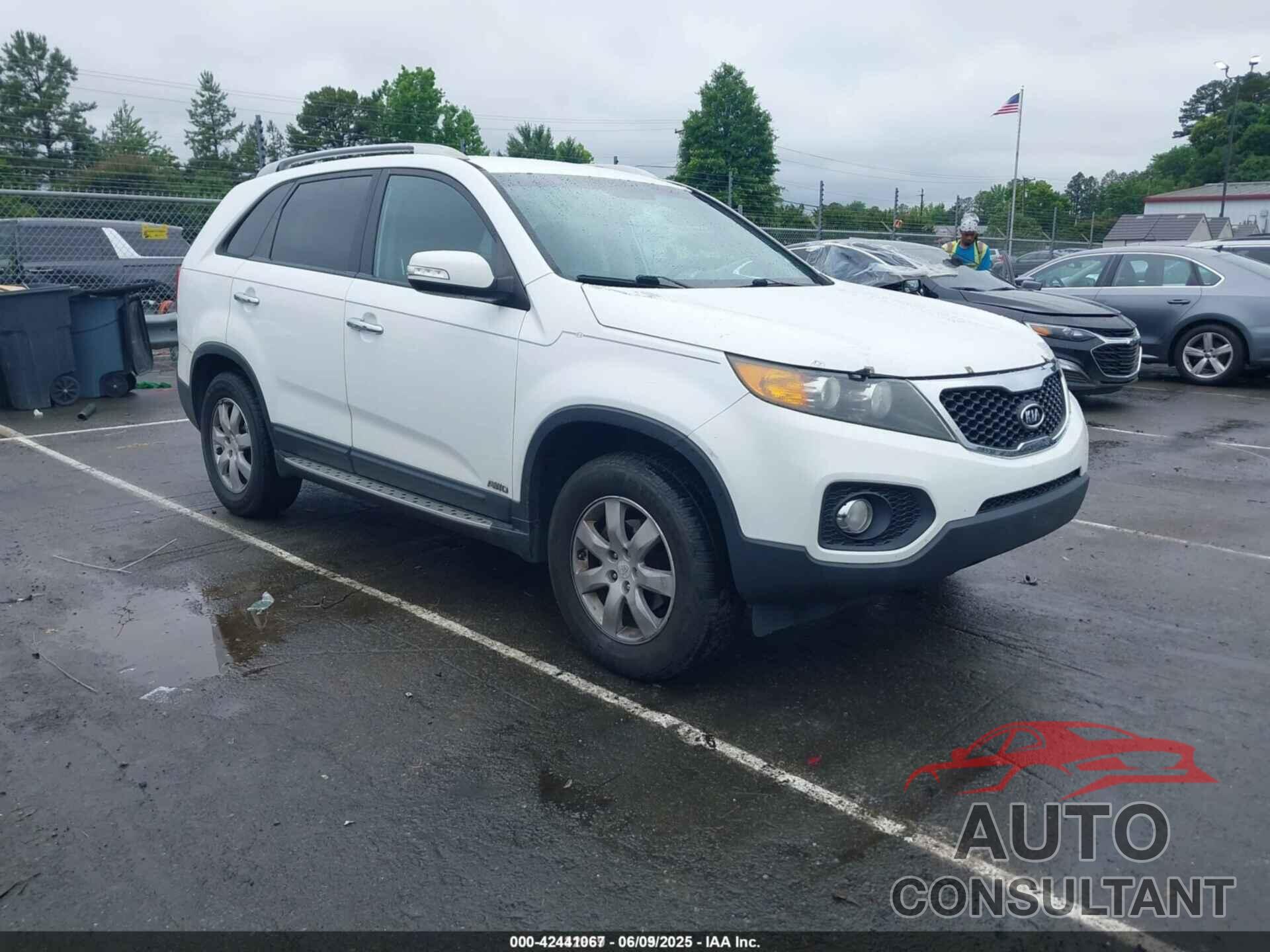 KIA SORENTO 2011 - 5XYKTCA15BG155293