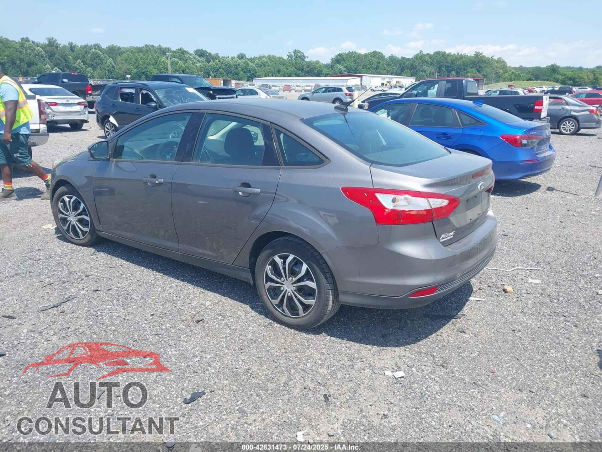 FORD FOCUS 2012 - 1FAHP3F24CL404341