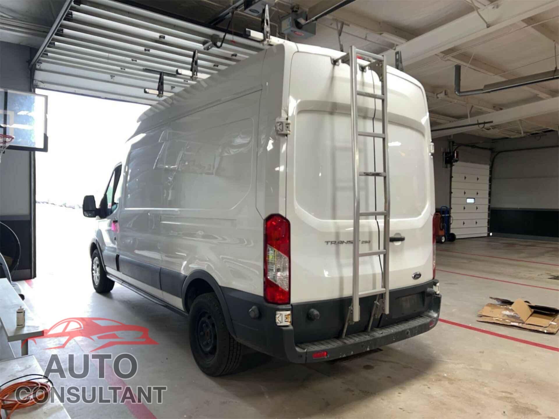 FORD TRANSIT-250 2015 - 1FTNR2XM8FKB33456