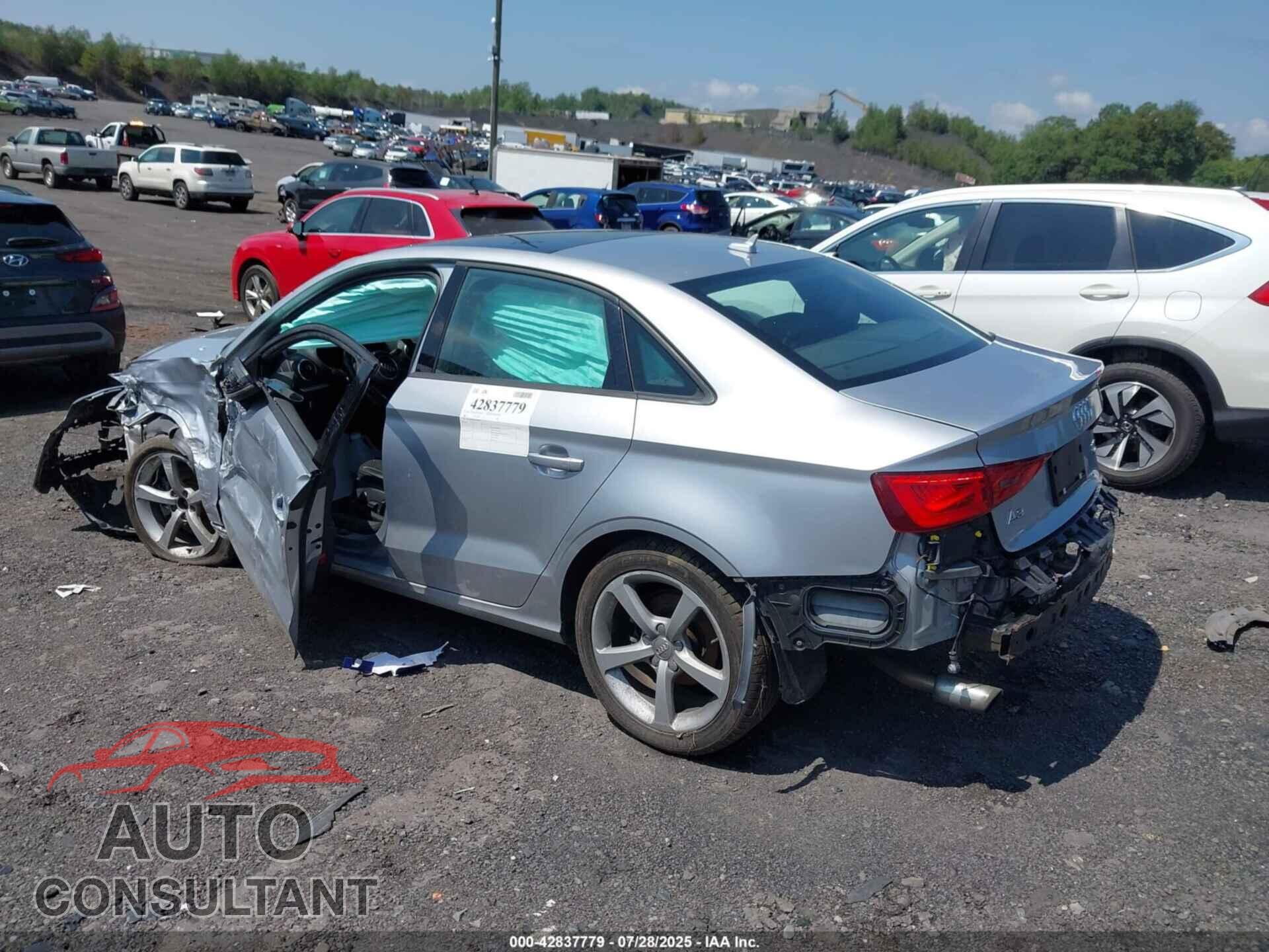 AUDI A3 2015 - WAUBFGFF0F1062297