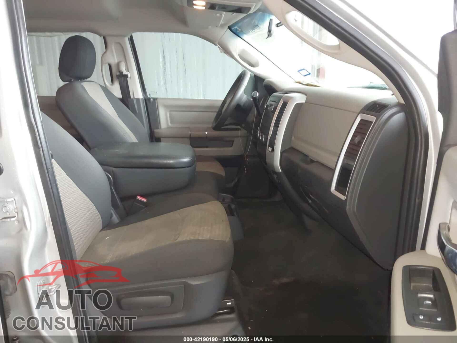 DODGE RAM 1500 2012 - 1C6RD7LT5CS112481