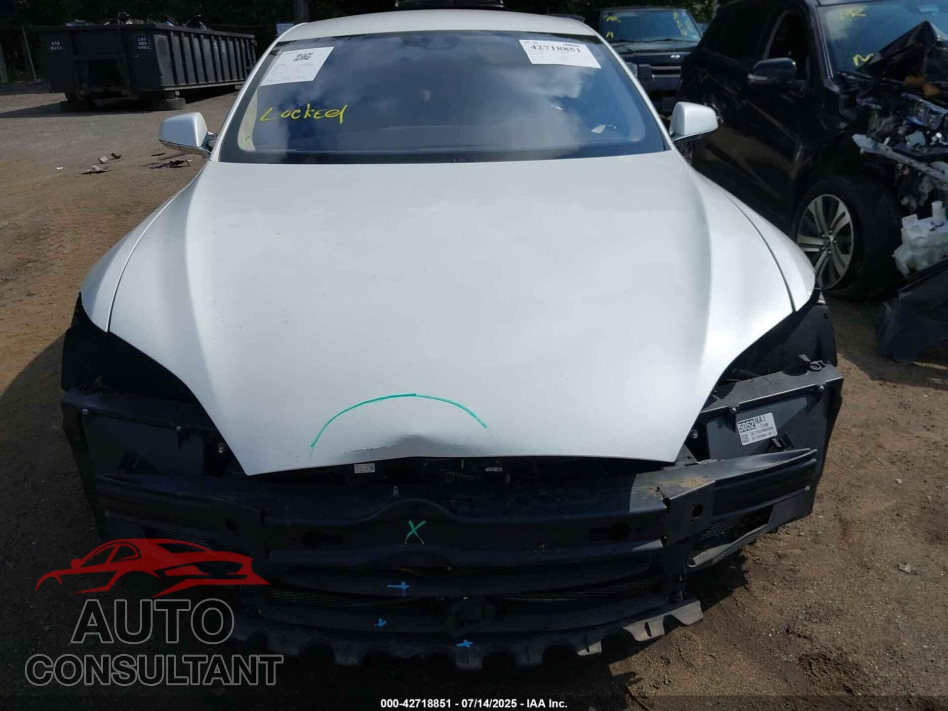 TESLA MODEL S 2015 - 5YJSA1E23FF108287