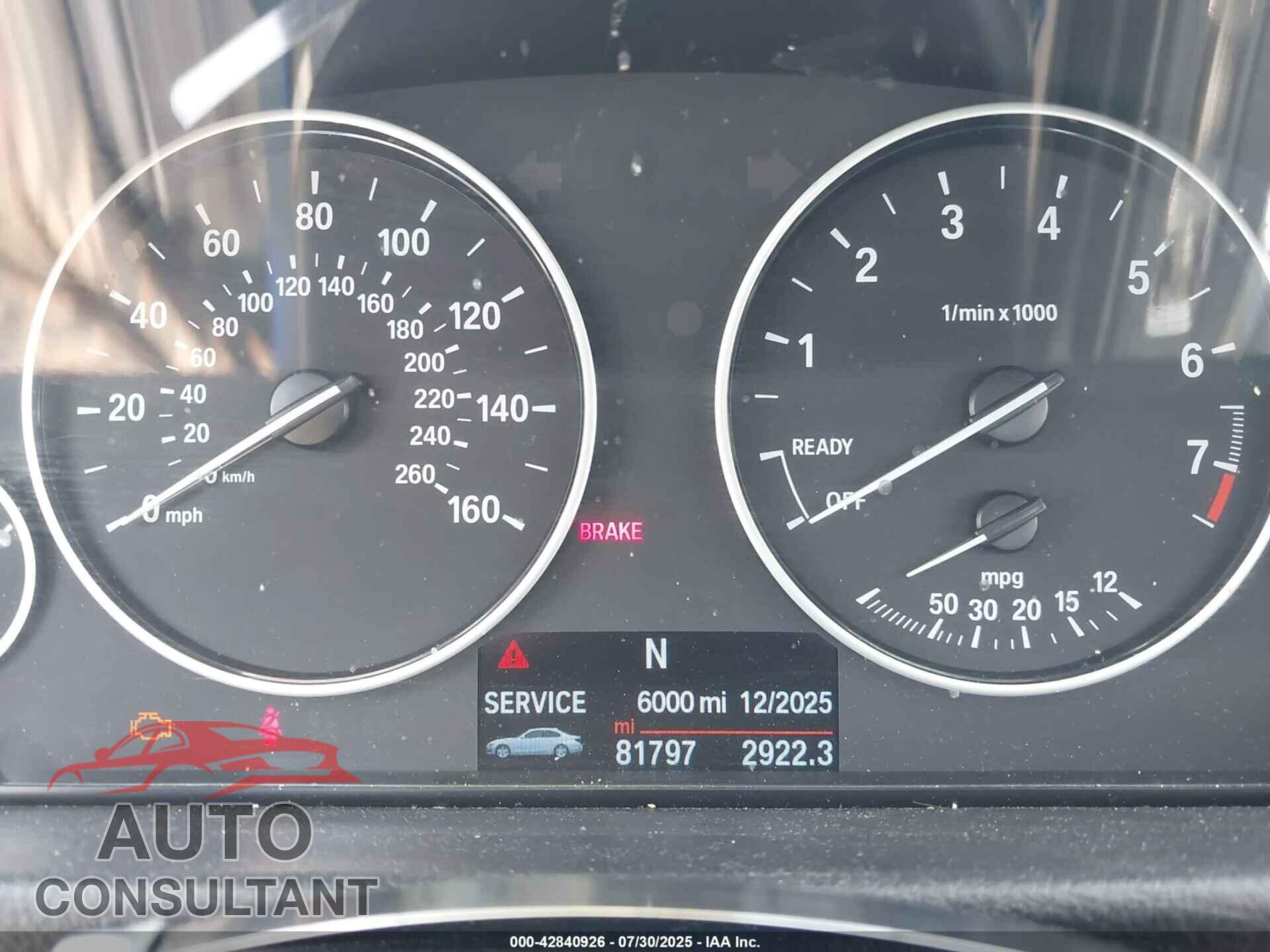 BMW 320I 2016 - WBA8E5G55GNU20057