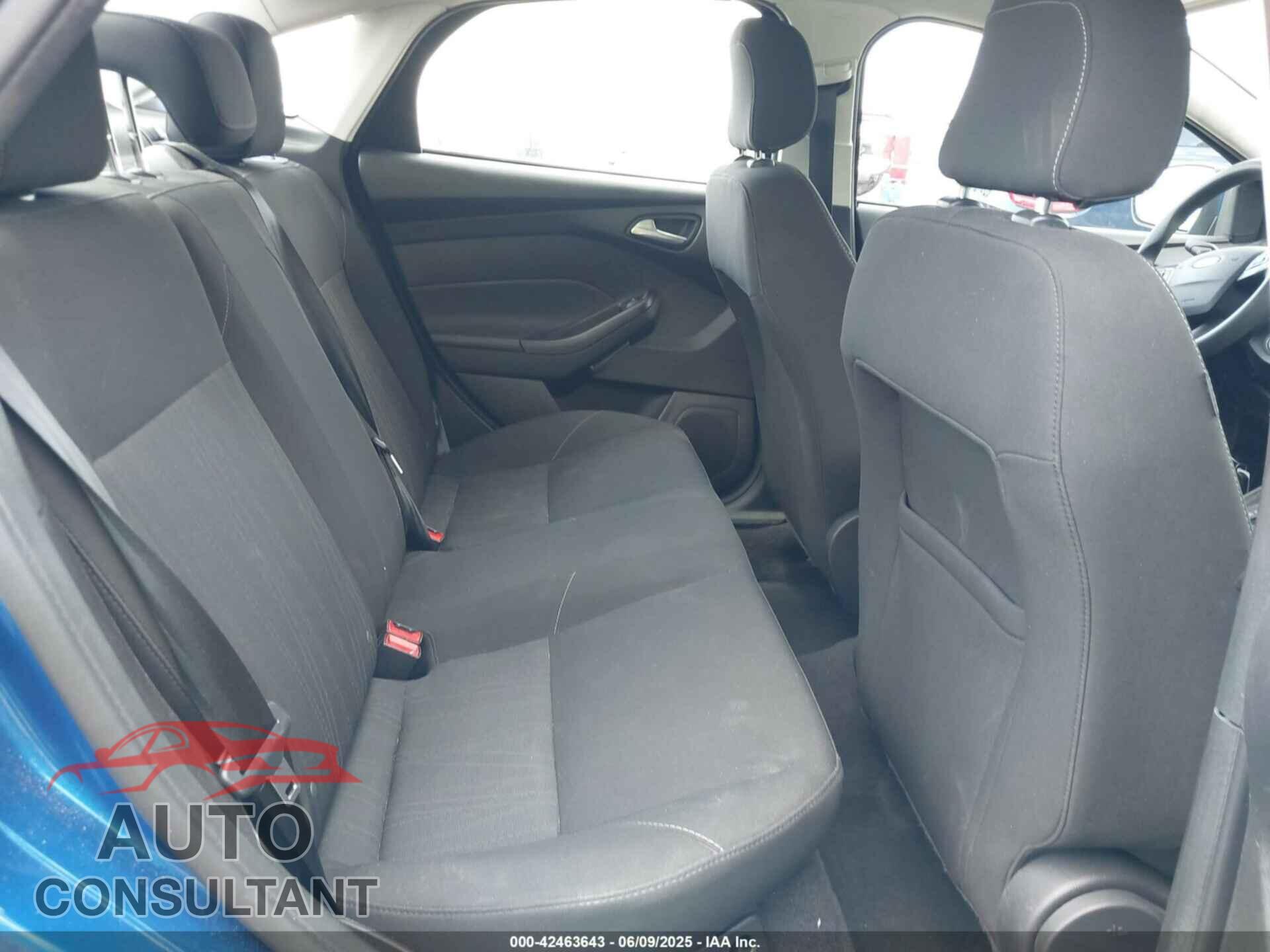 FORD FOCUS 2018 - 1FADP3FE8JL238024