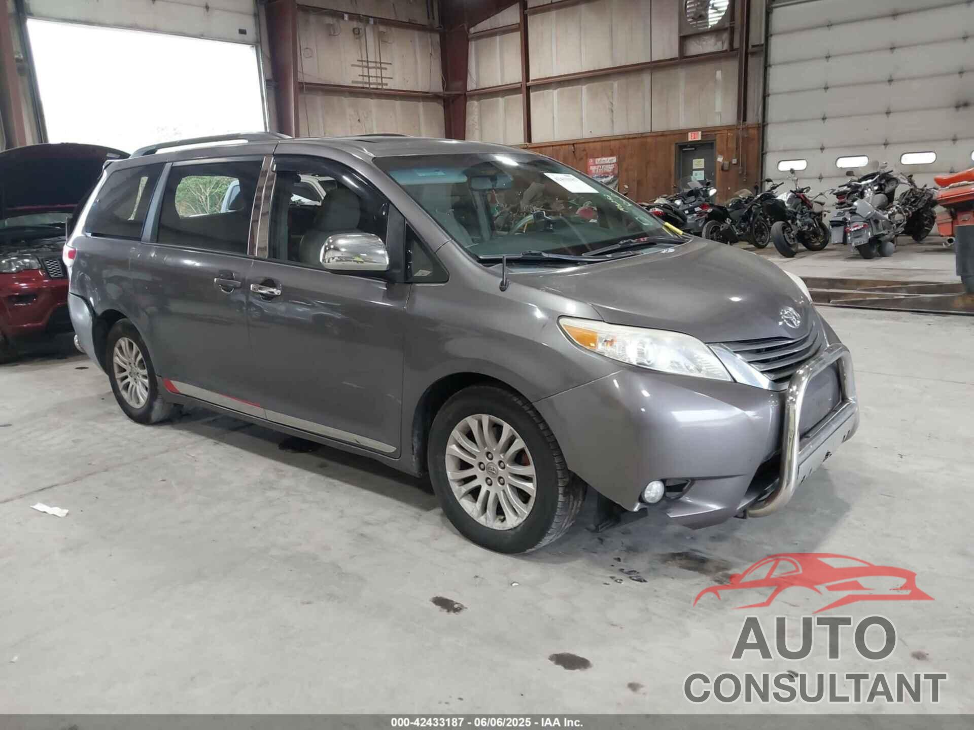 TOYOTA SIENNA 2011 - 5TDYK3DC0BS063232