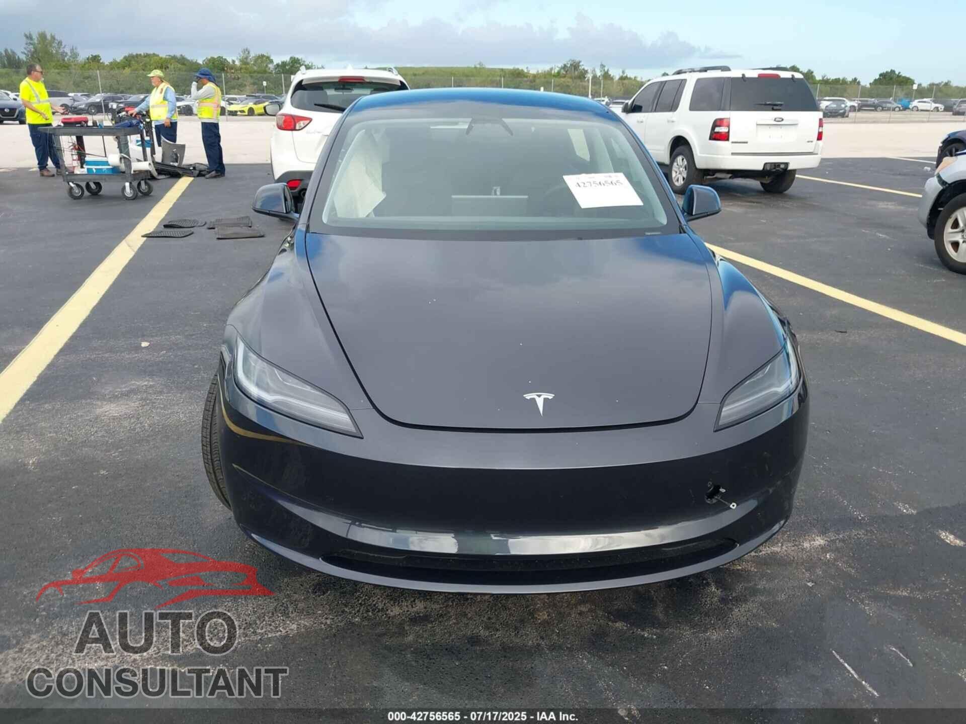 TESLA MODEL 3 2025 - 5YJ3E1EA9SF972724