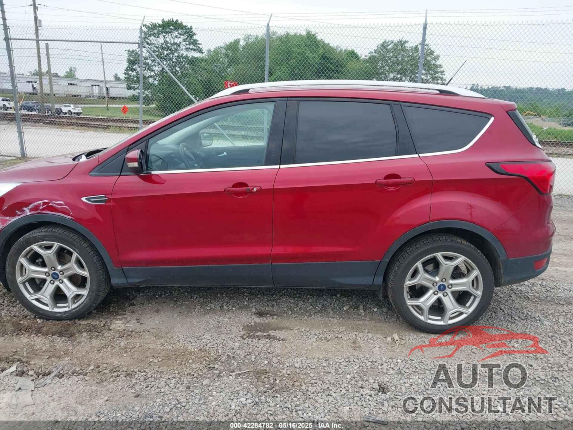 FORD ESCAPE 2019 - 1FMCU9J97KUC29706