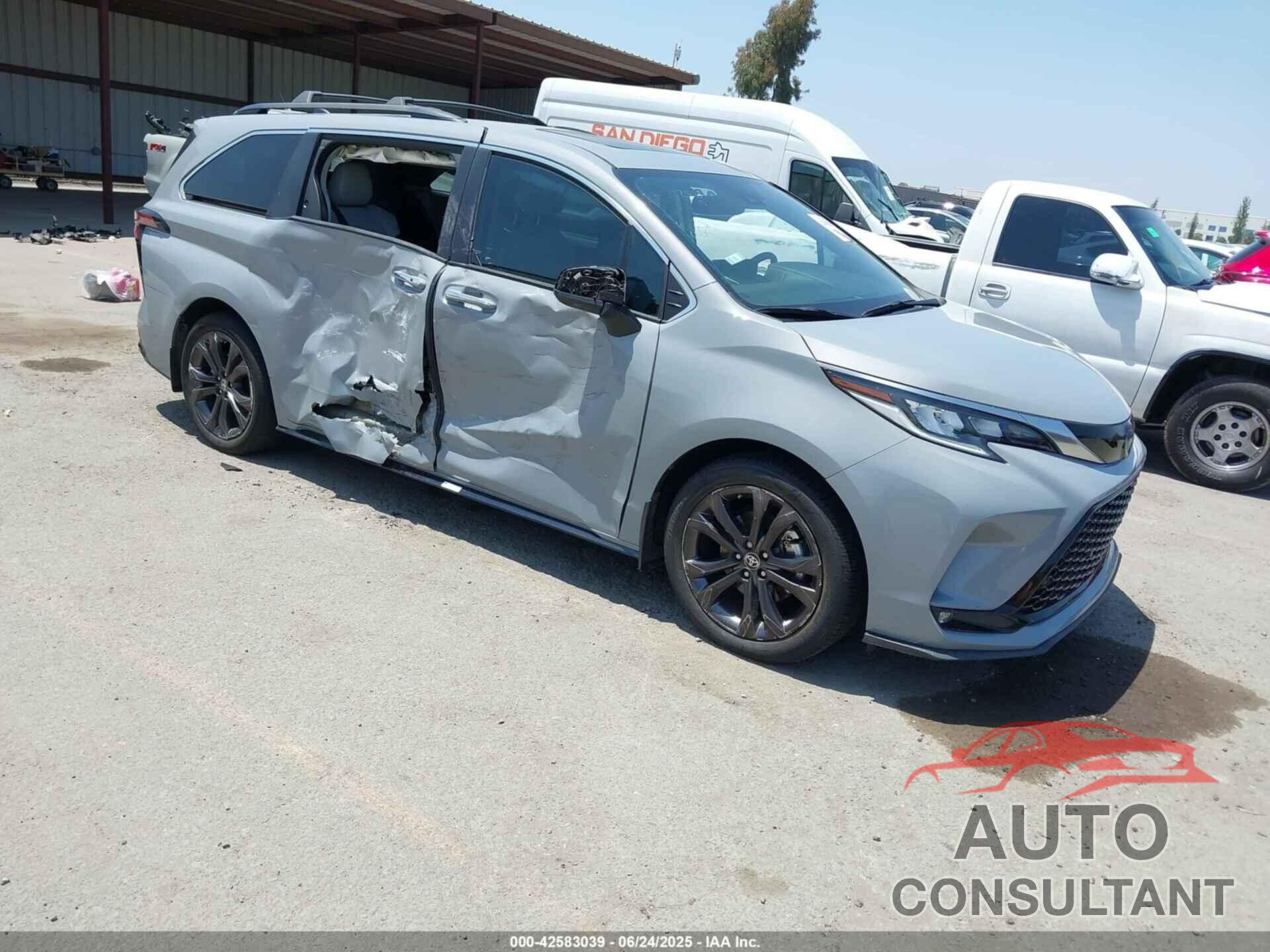 TOYOTA SIENNA 2023 - 5TDDRKECXPS146290