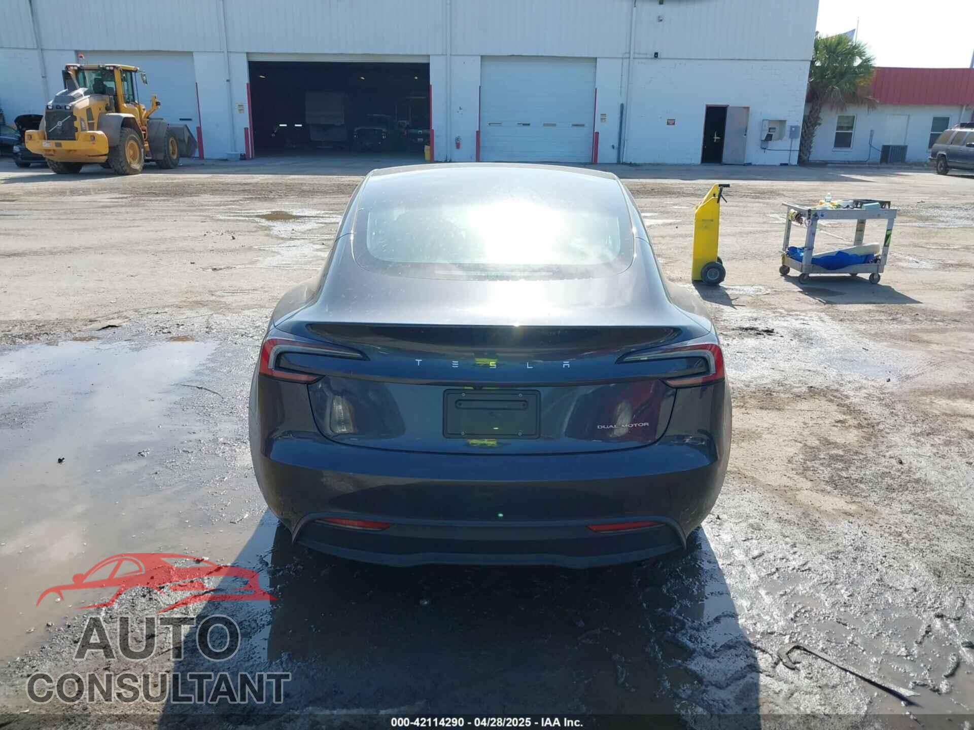 TESLA MODEL 3 2024 - 5YJ3E1EB8RF819237