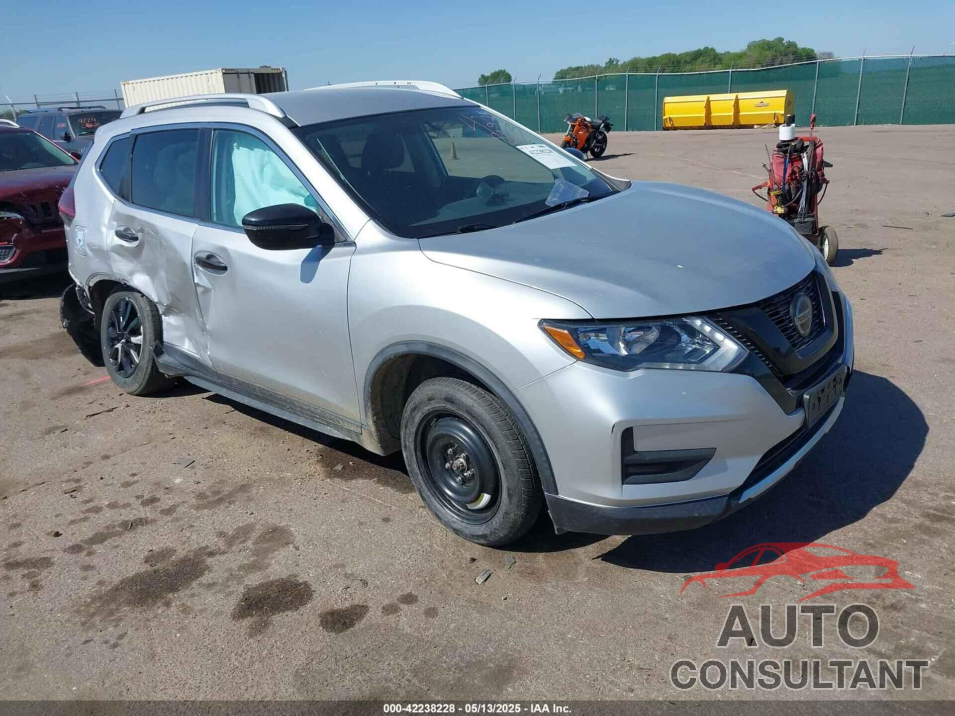 NISSAN ROGUE 2018 - KNMAT2MT2JP569453