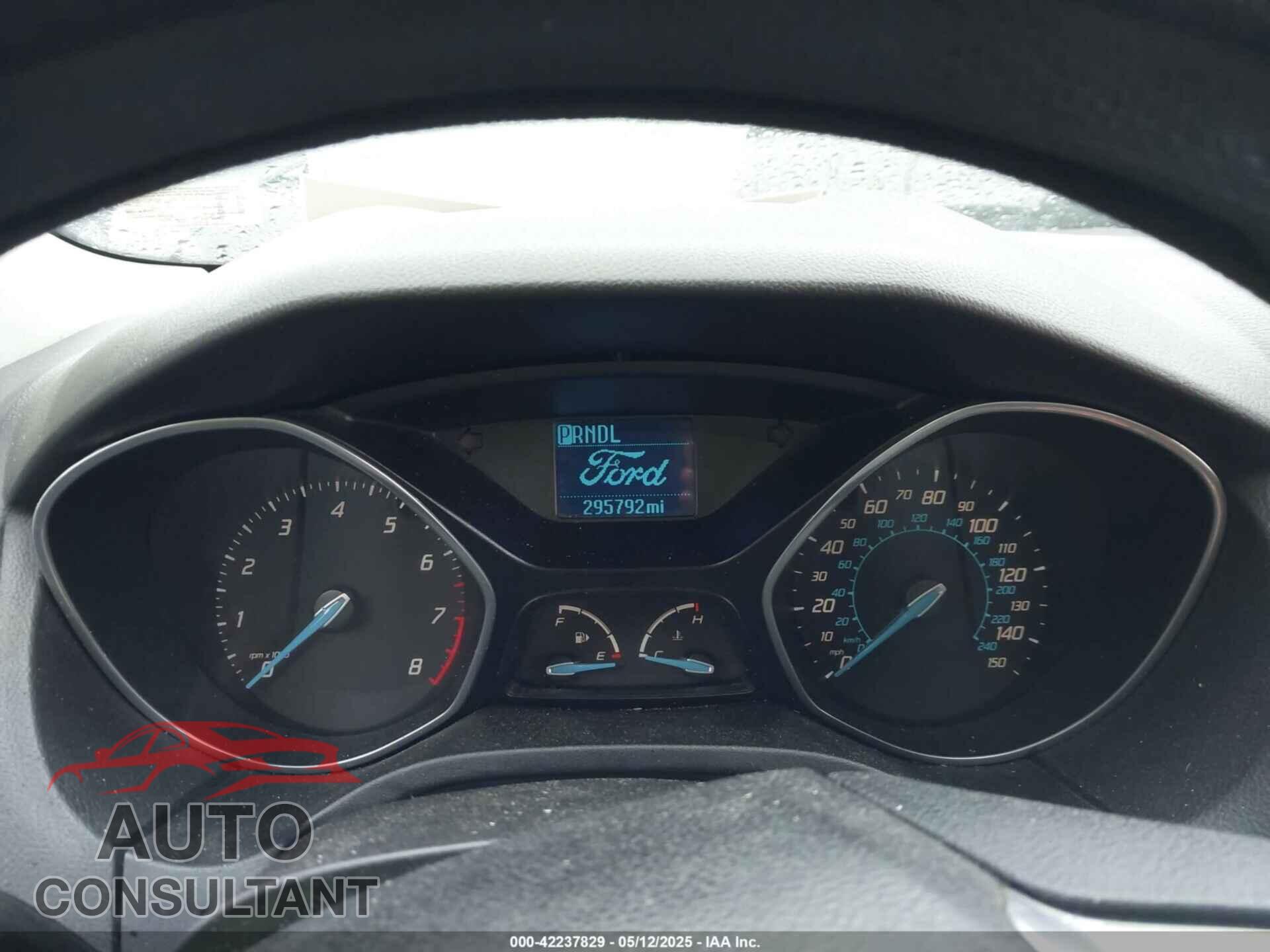 FORD FOCUS 2012 - 1FAHP3K22CL249858