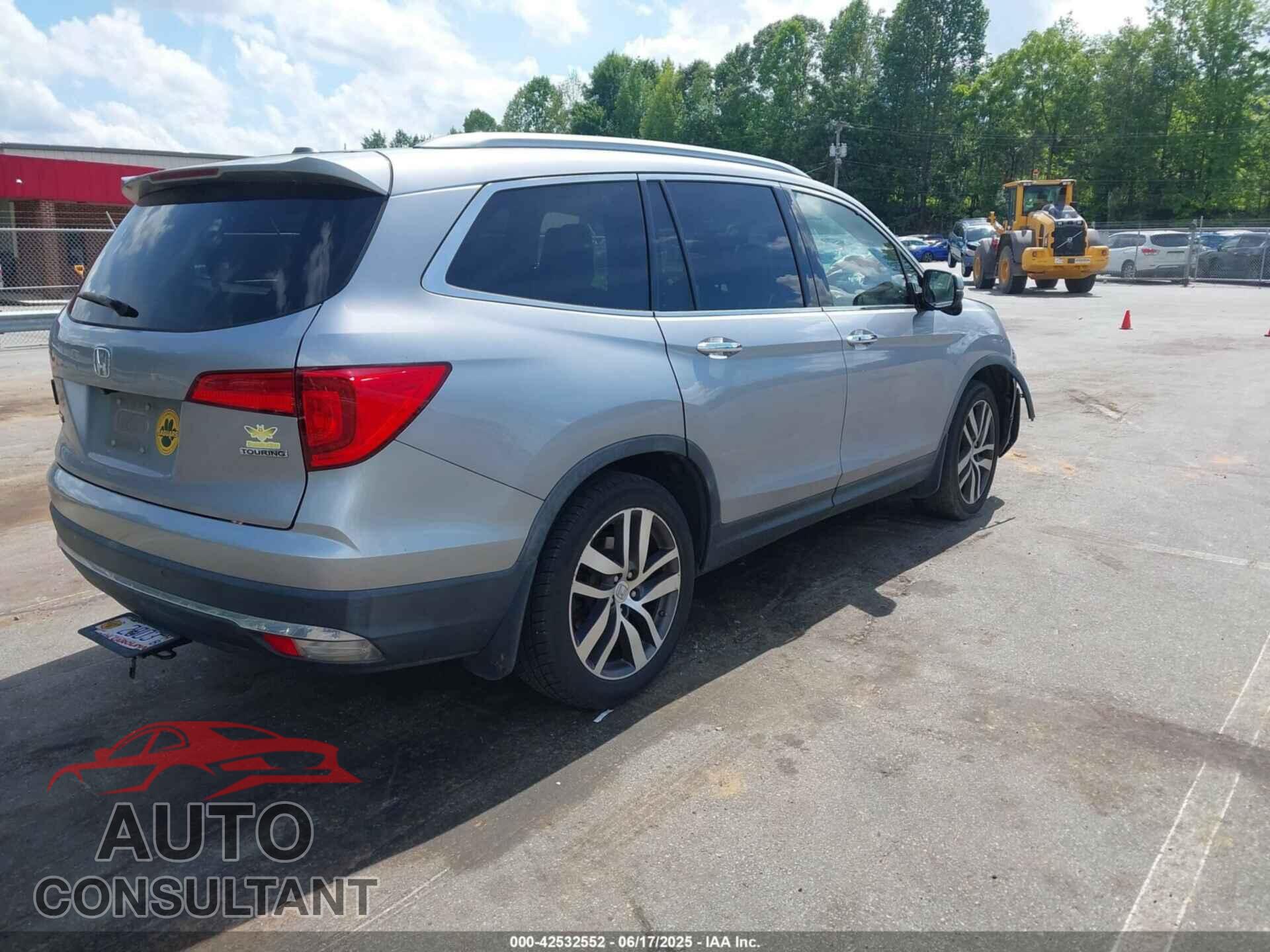 HONDA PILOT 2017 - 5FNYF5H94HB024087