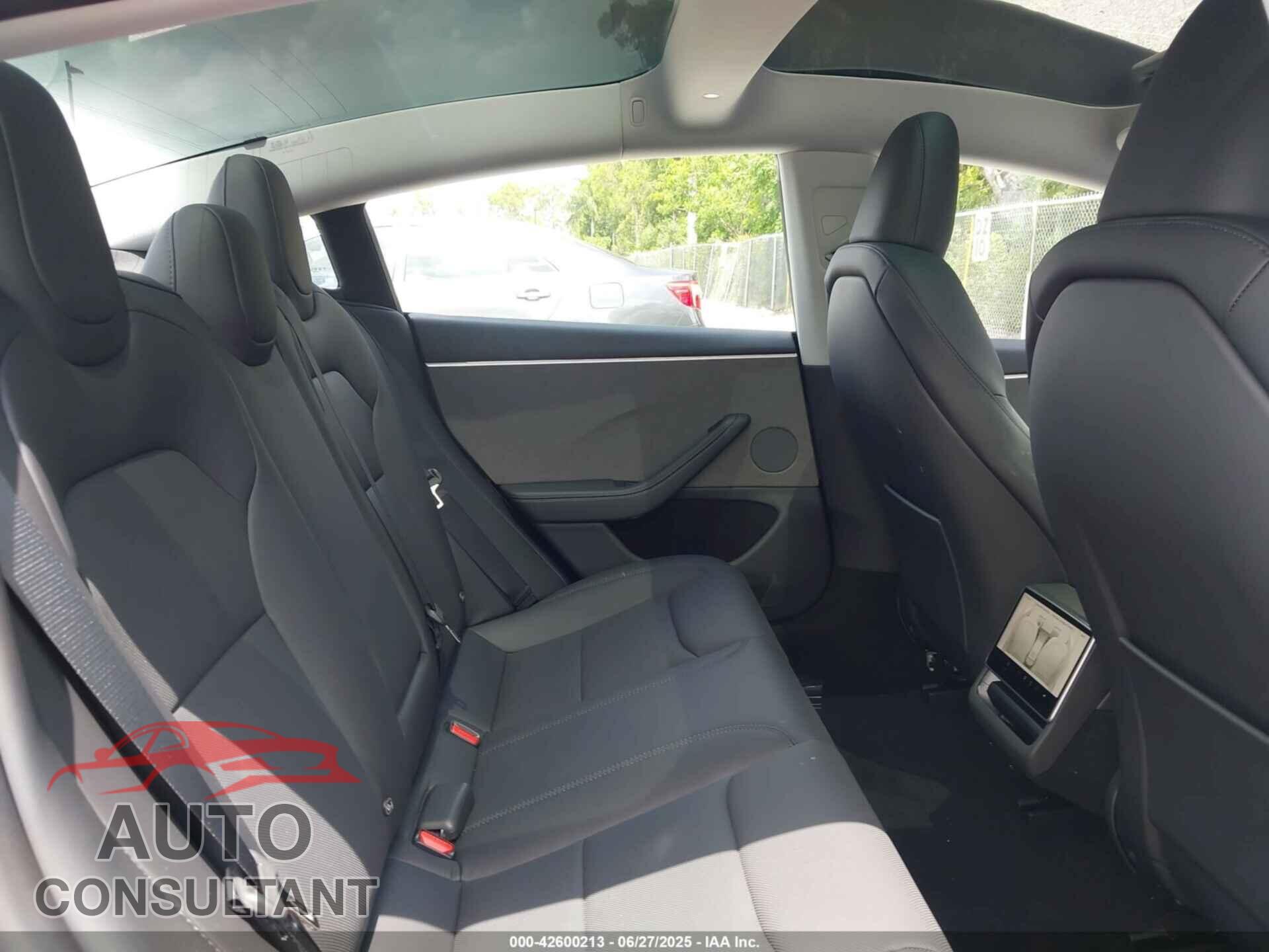 TESLA MODEL 3 2025 - 5YJ3E1EA6SF035121