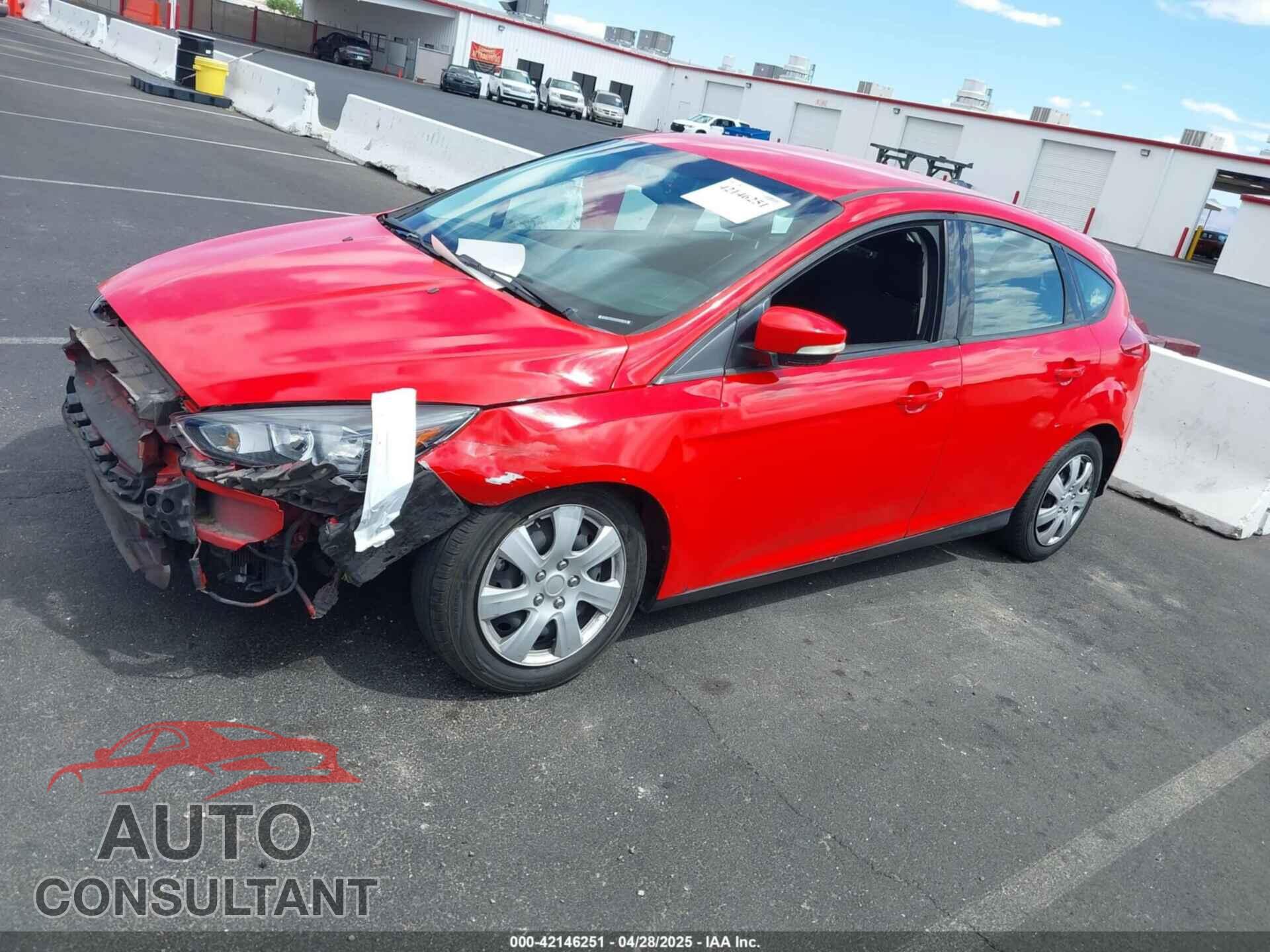 FORD FOCUS 2016 - 1FADP3K28GL282450