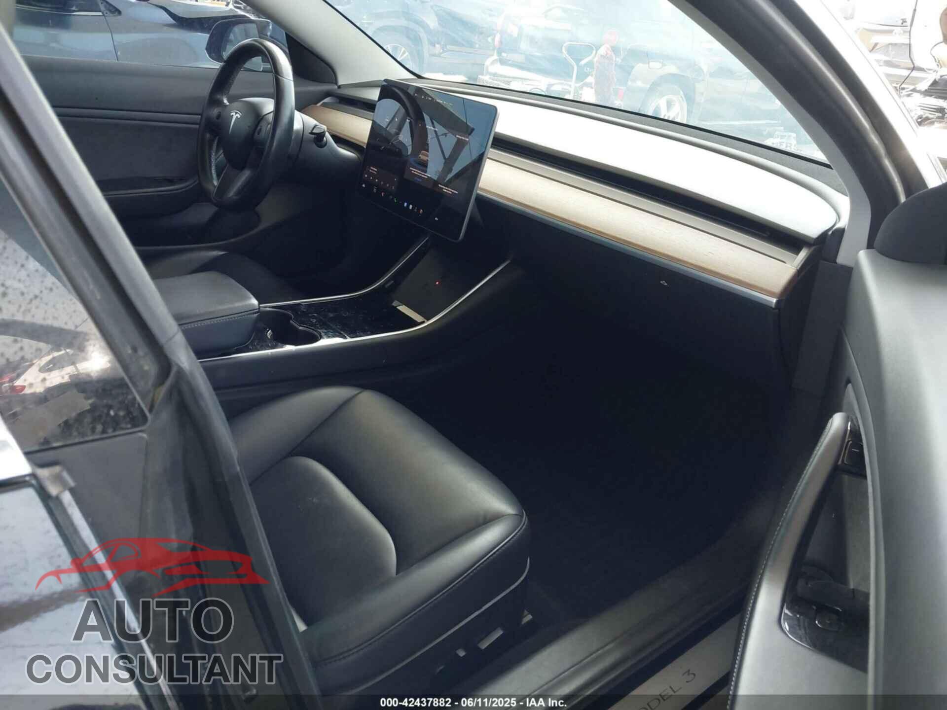 TESLA MODEL 3 2018 - 5YJ3E1EA5JF109014