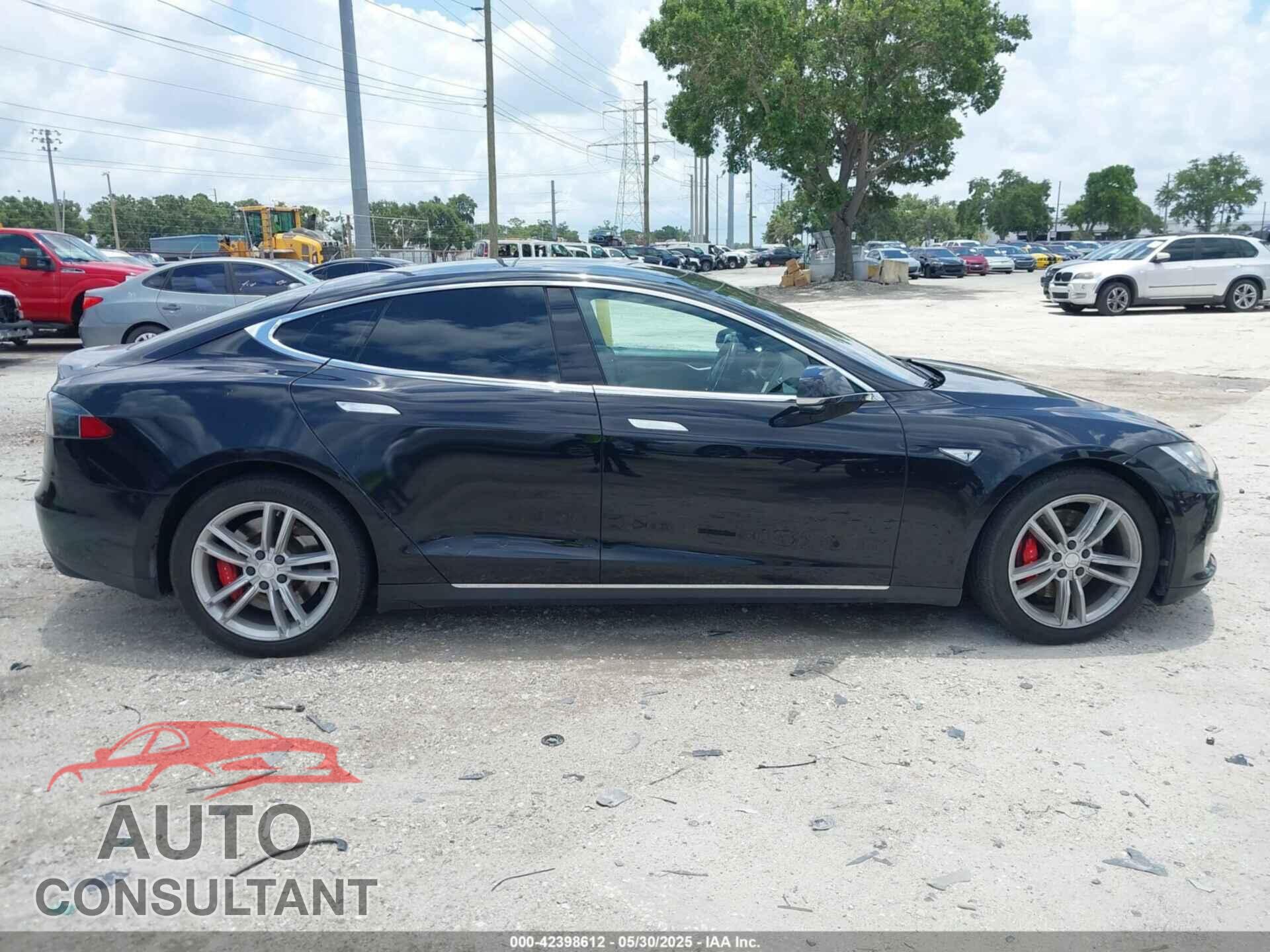 TESLA MODEL S 2015 - 5YJSA1E4XFF111981