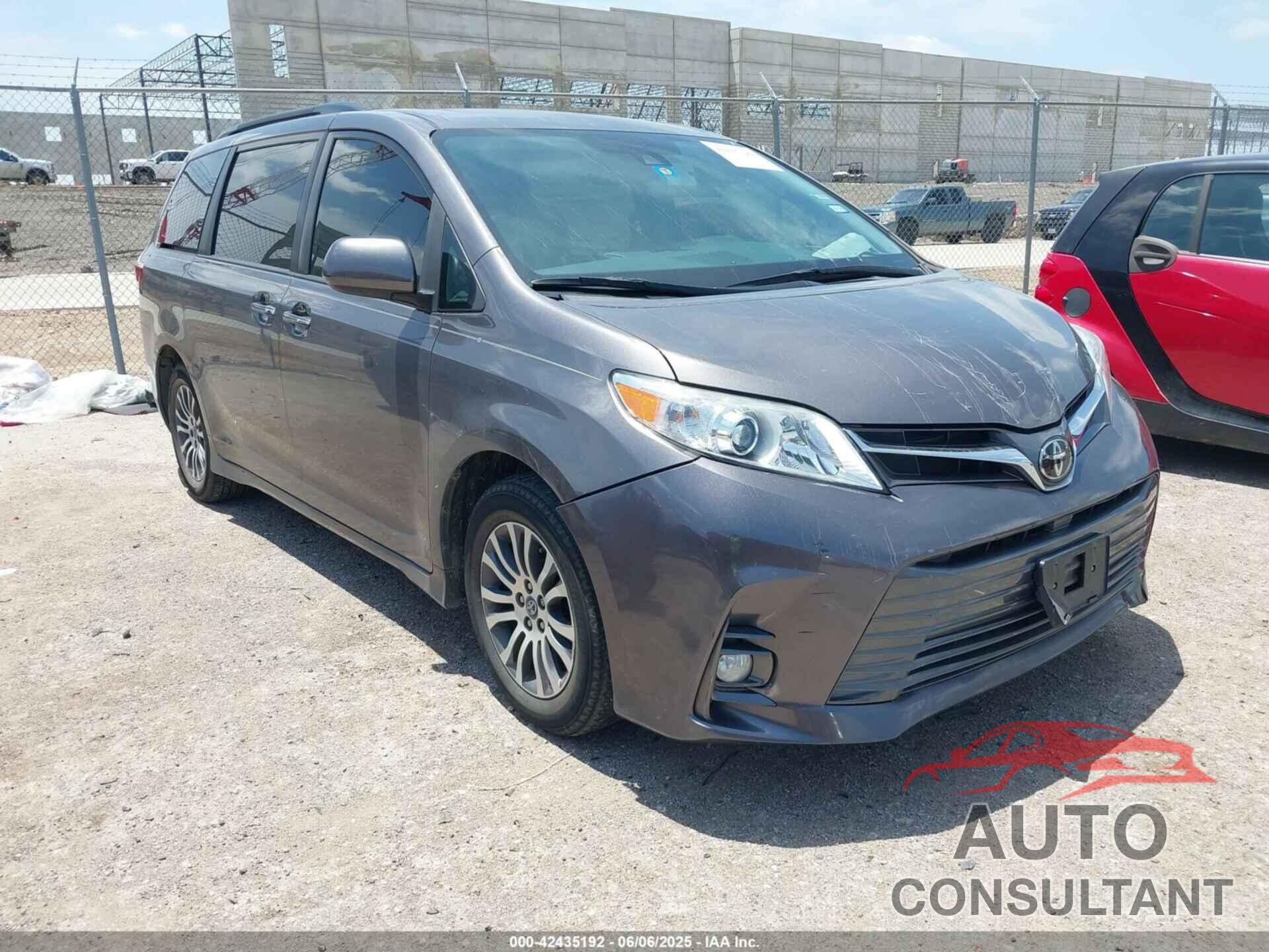 TOYOTA SIENNA 2019 - 5TDYZ3DC7KS975576
