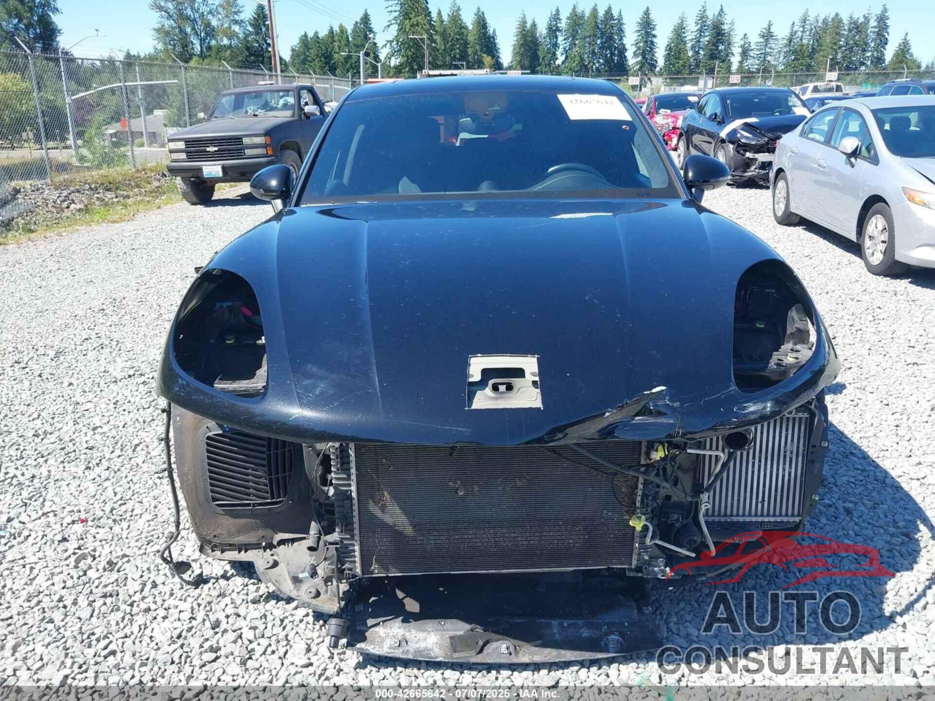 PORSCHE MACAN 2017 - WP1AF2A58HLB61441