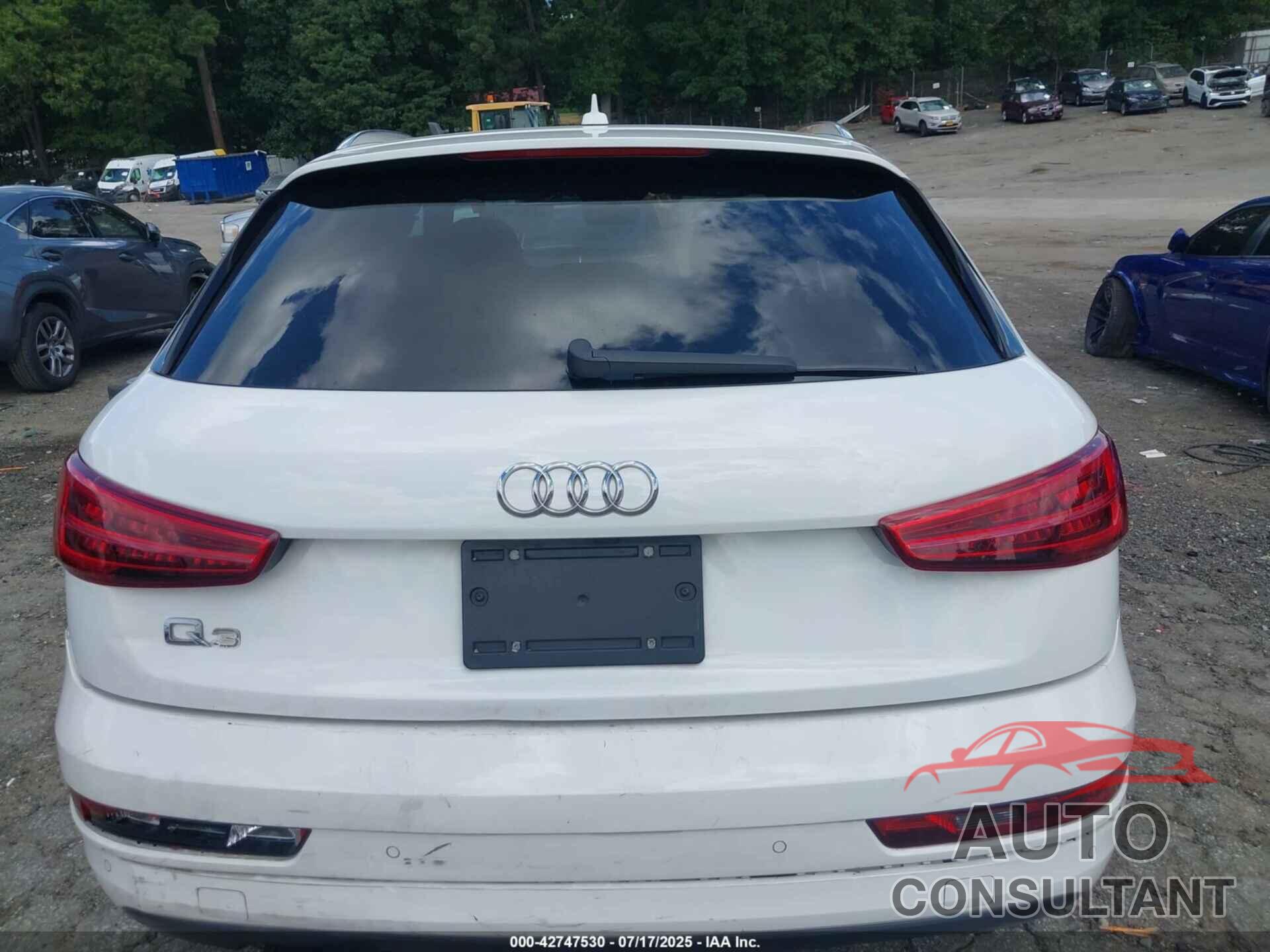 AUDI Q3 2018 - WA1BCCFS1JR012255