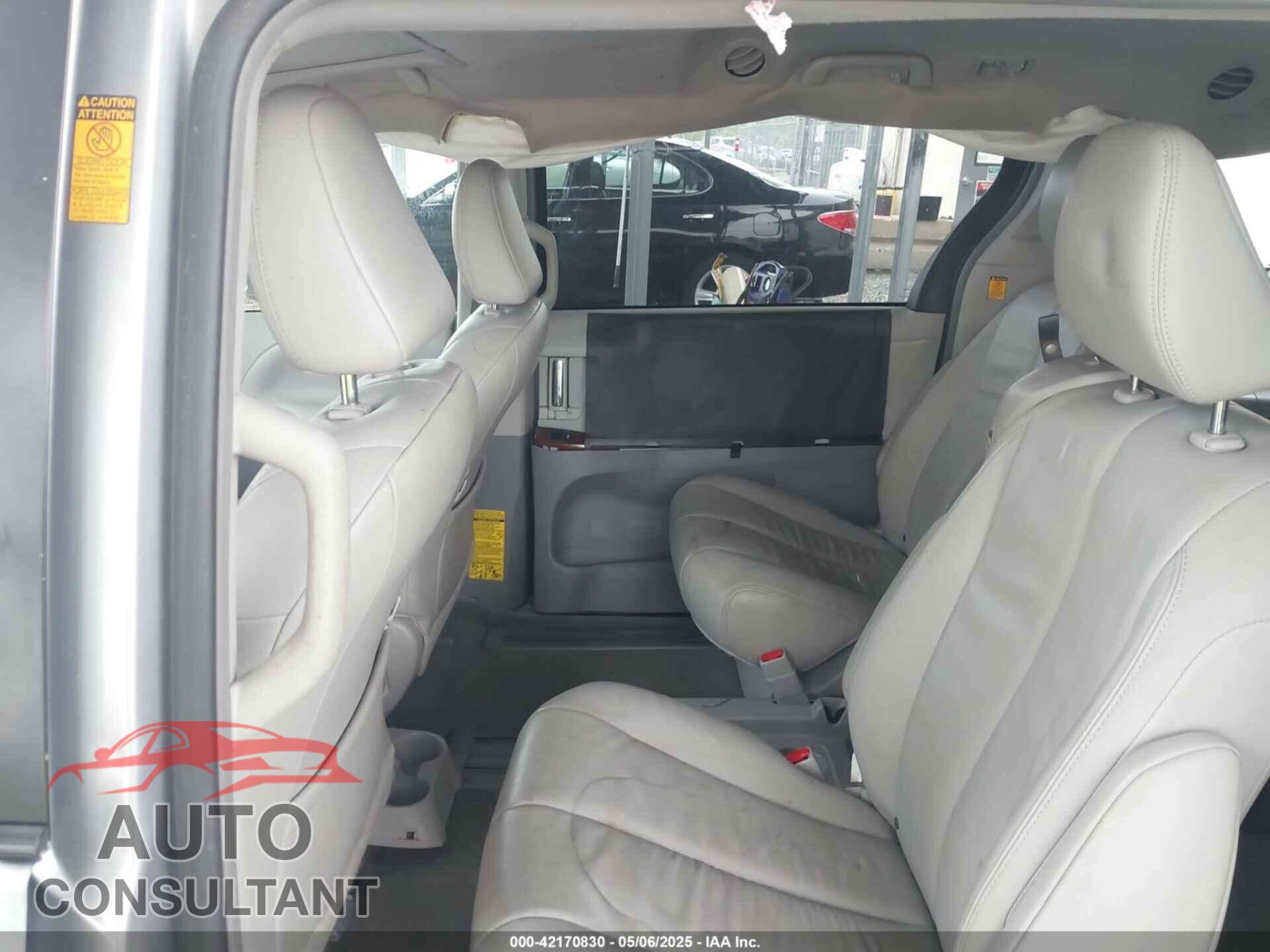 TOYOTA SIENNA 2013 - 5TDYK3DC8DS318373