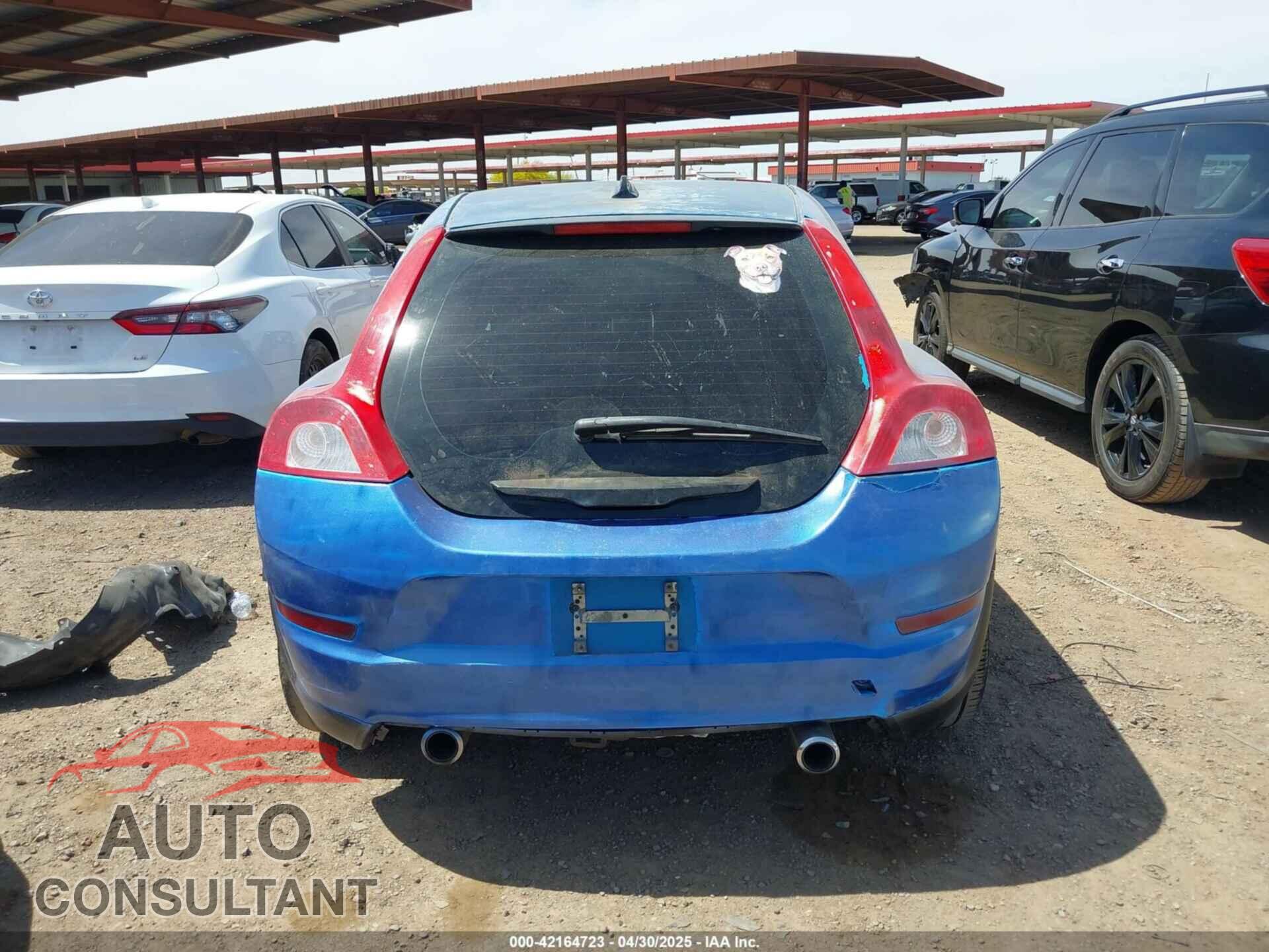 VOLVO C30 2012 - YV1672MK2C2279774
