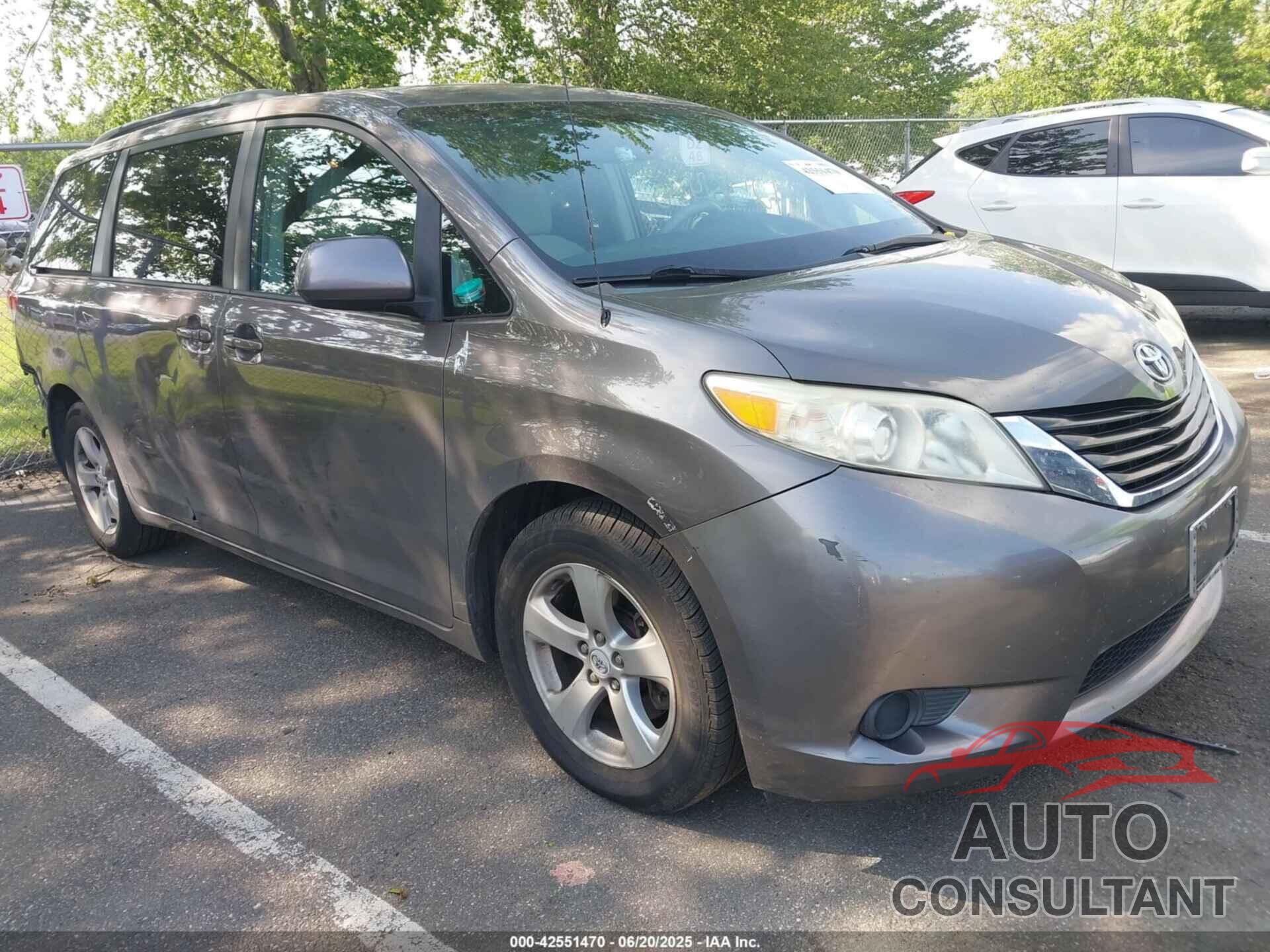 TOYOTA SIENNA 2011 - 5TDKK3DC7BS156609